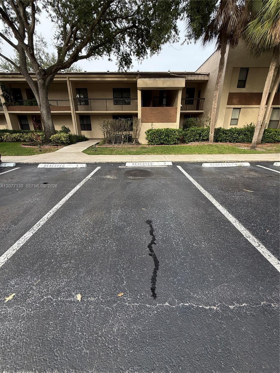 Listing photo 2 for 40 NW 76th ave Unit#205-1, Plantation, FL, 33324