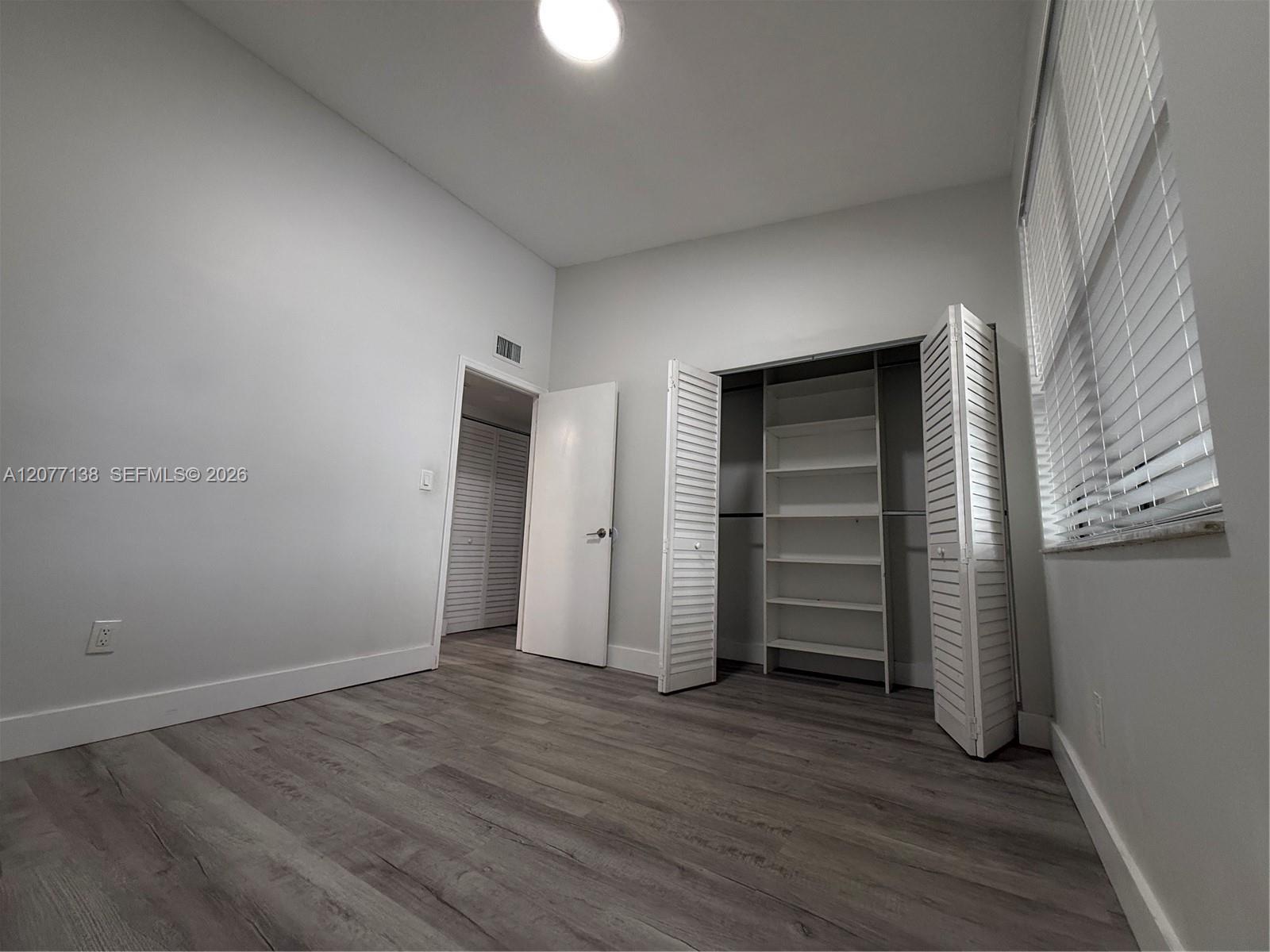 Listing photo 13 for 40 NW 76th ave Unit#205-1, Plantation, FL, 33324