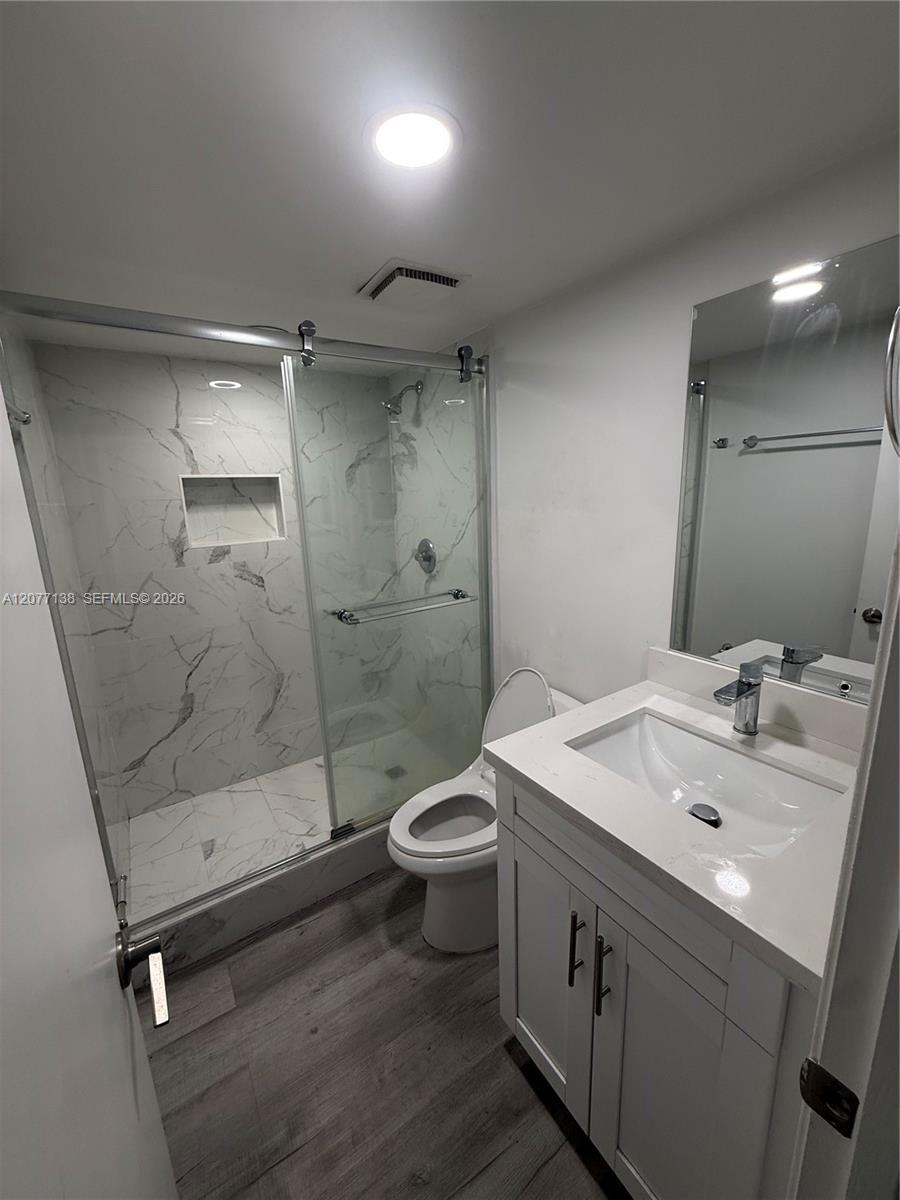 Listing photo 14 for 40 NW 76th ave Unit#205-1, Plantation, FL, 33324