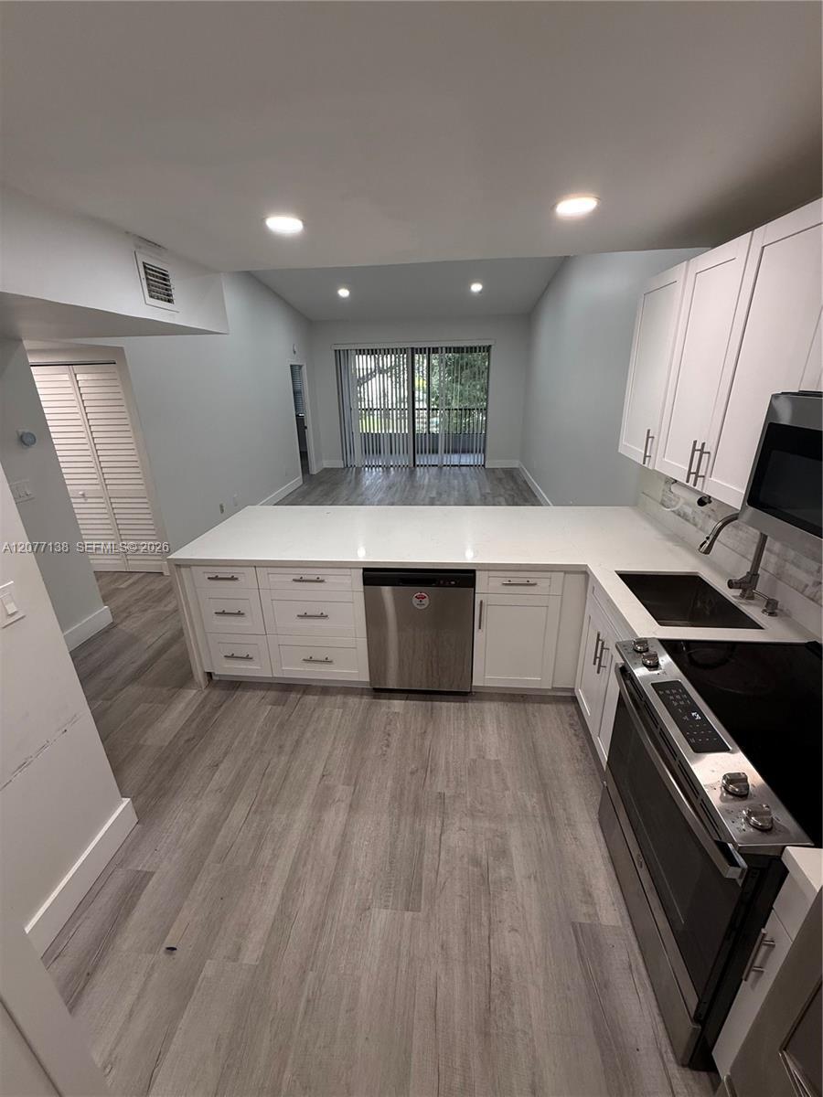Listing photo 9 for 40 NW 76th ave Unit#205-1, Plantation, FL, 33324
