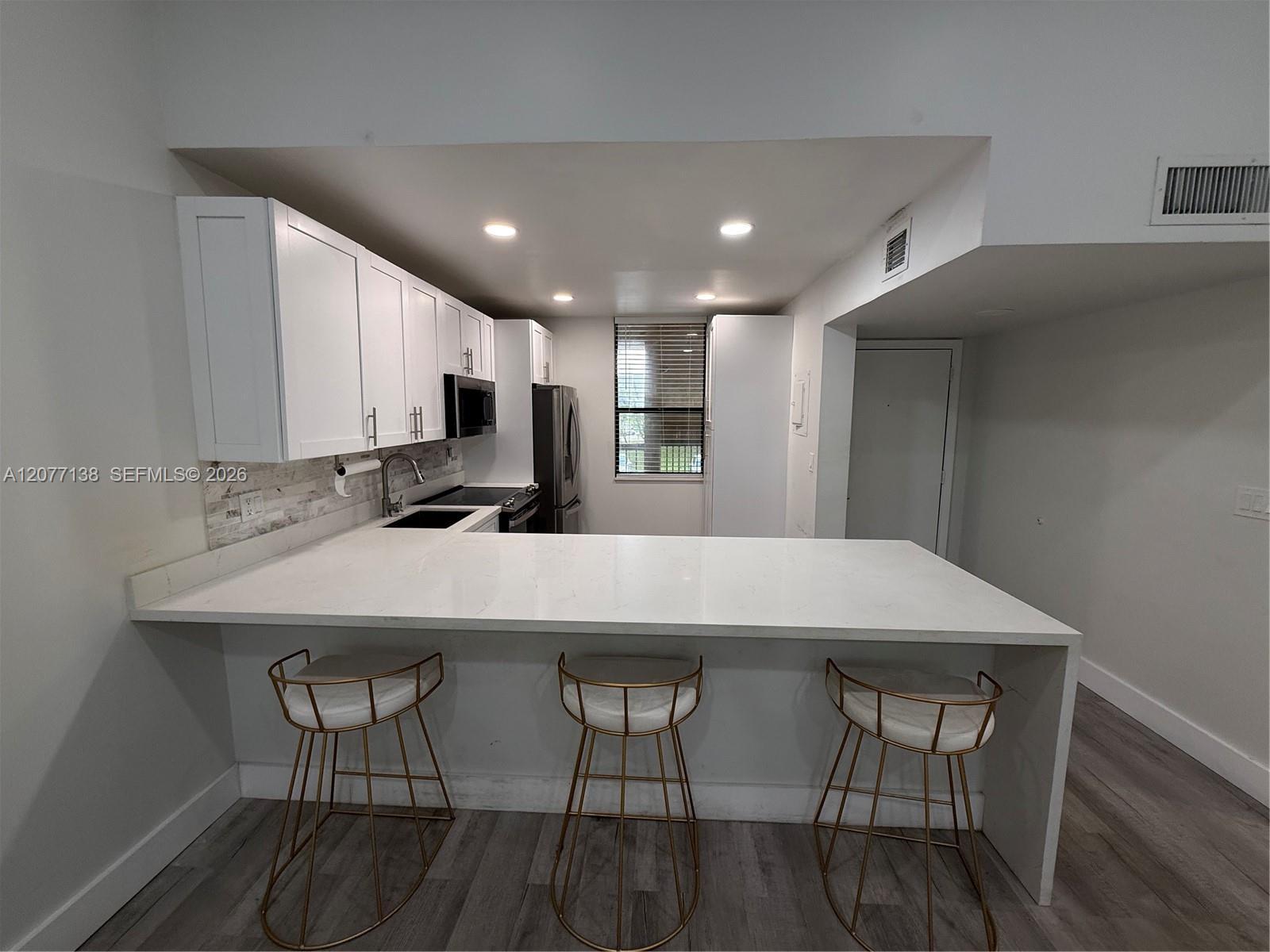 Listing photo 10 for 40 NW 76th ave Unit#205-1, Plantation, FL, 33324