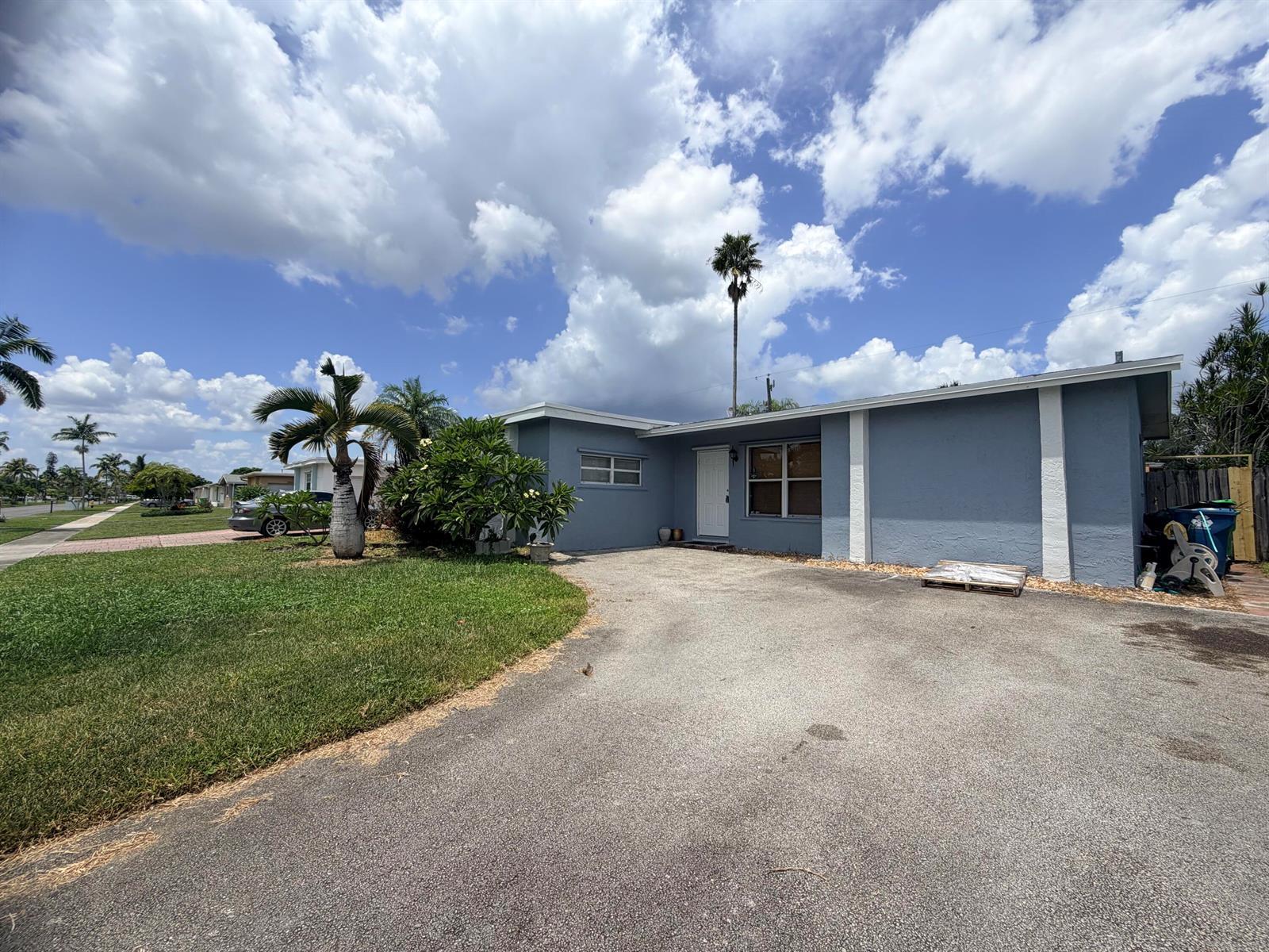 Listing photo 1 for 8381 NW 28TH Place, Sunrise, FL, 33322