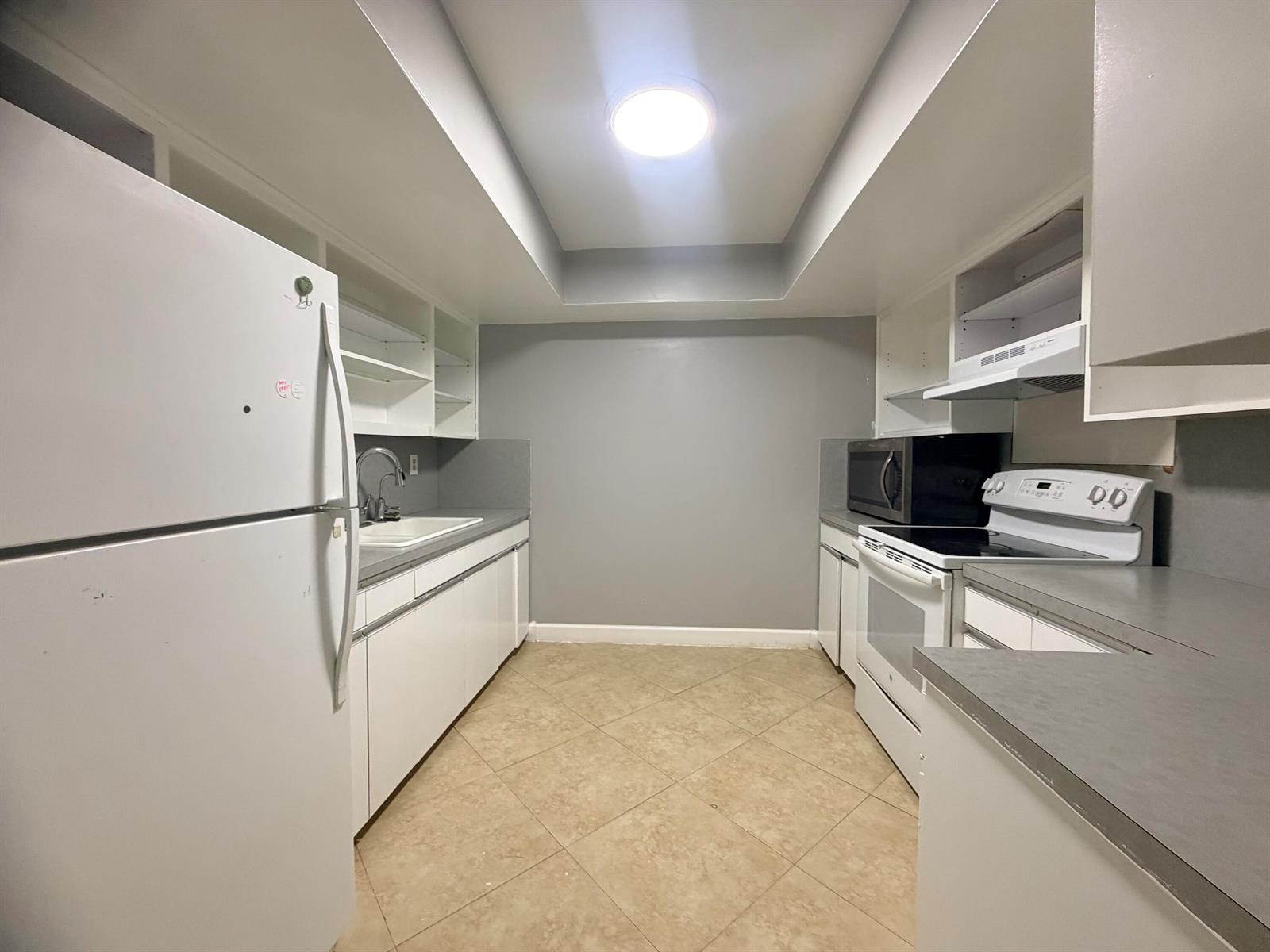 Listing photo 12 for 8381 NW 28TH Place, Sunrise, FL, 33322
