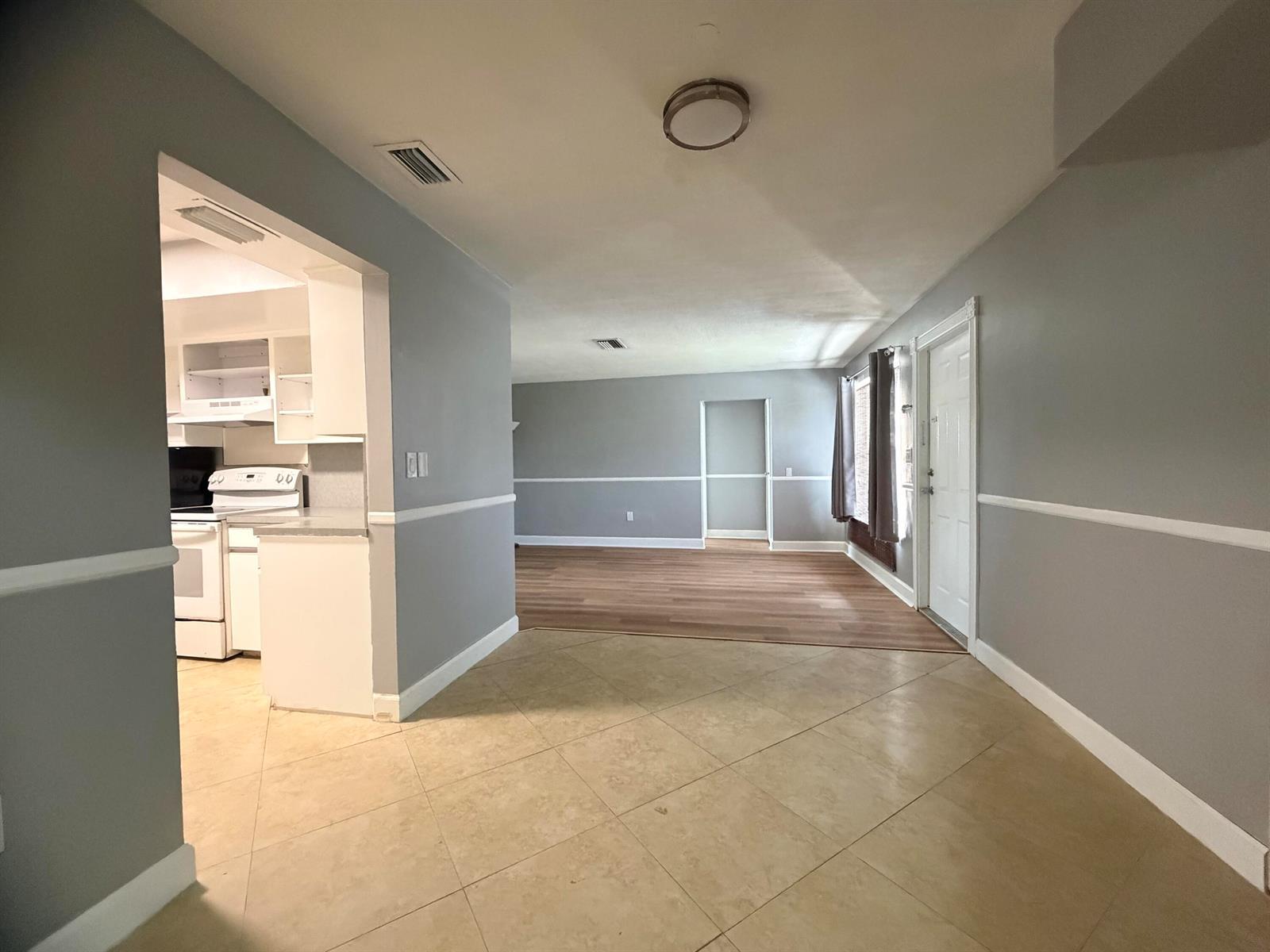 Listing photo 15 for 8381 NW 28TH Place, Sunrise, FL, 33322