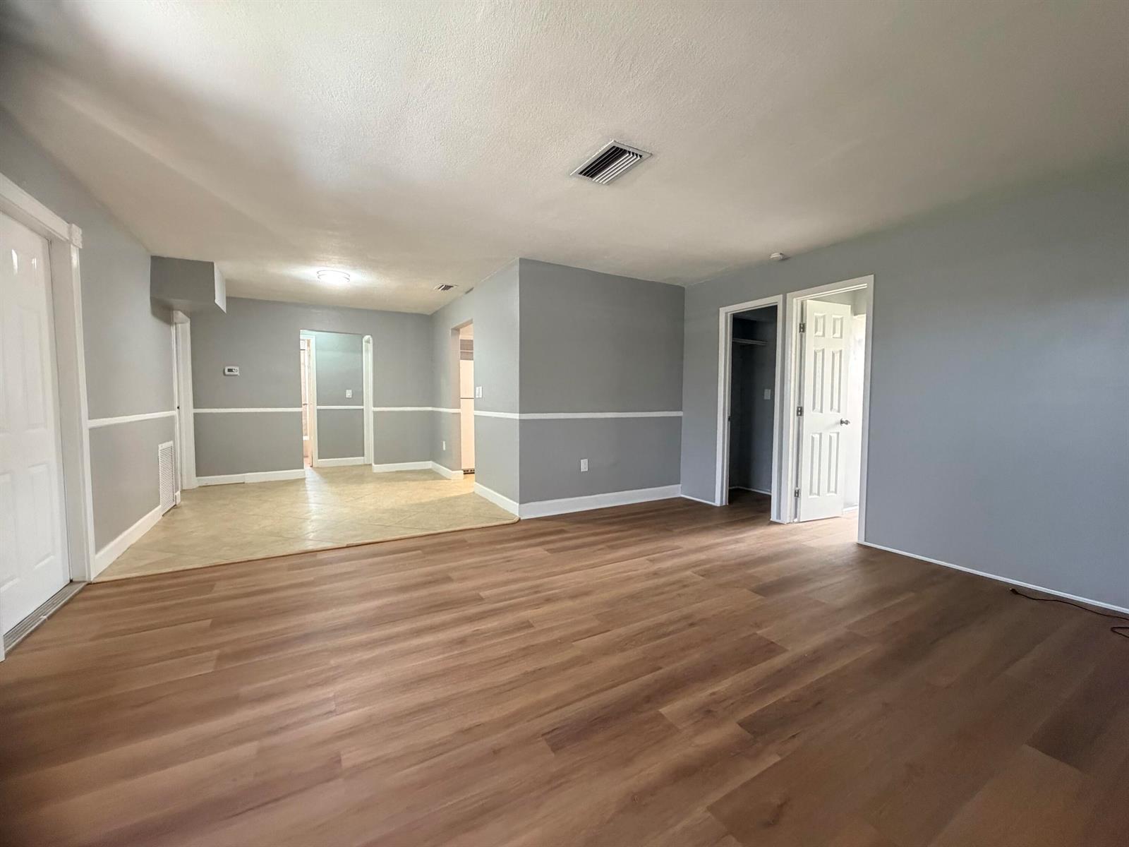 Listing photo 6 for 8381 NW 28TH Place, Sunrise, FL, 33322