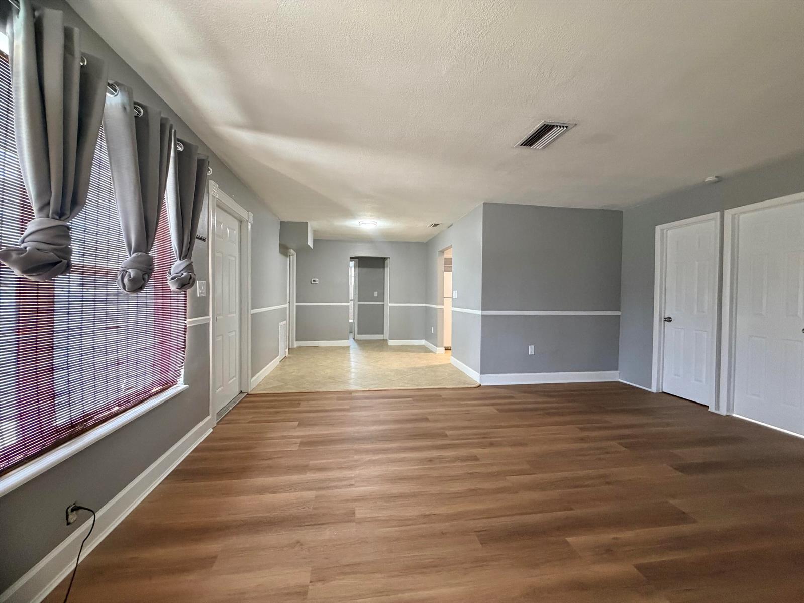 Listing photo 7 for 8381 NW 28TH Place, Sunrise, FL, 33322