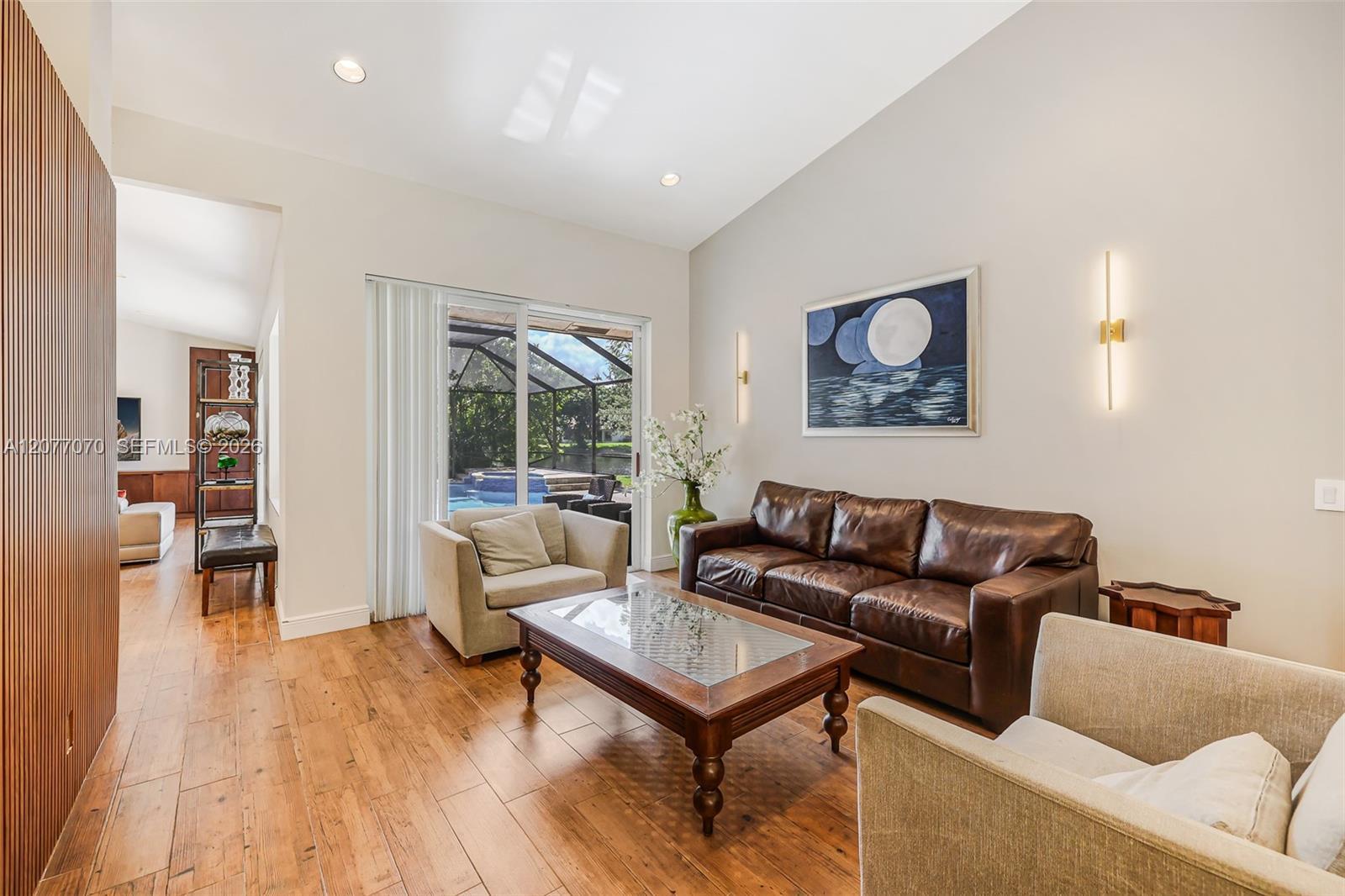 Listing photo 11 for 1928 Water Ridge Dr, Weston, FL, 33326
