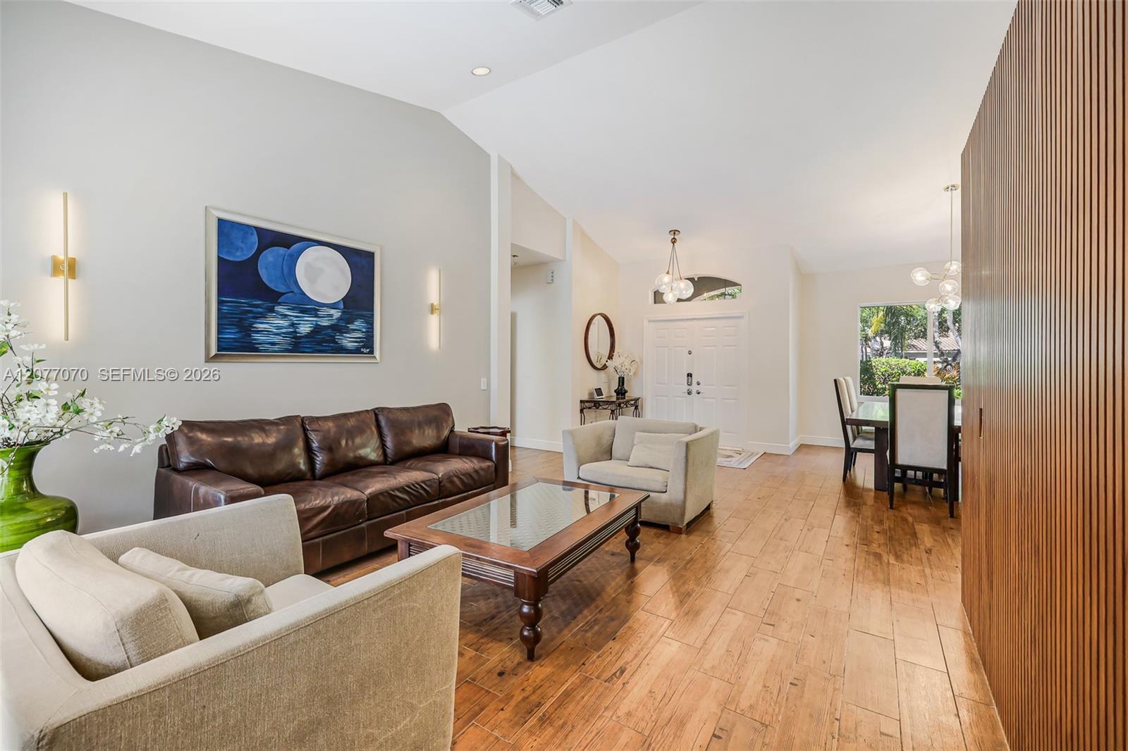 Listing photo 12 for 1928 Water Ridge Dr, Weston, FL, 33326