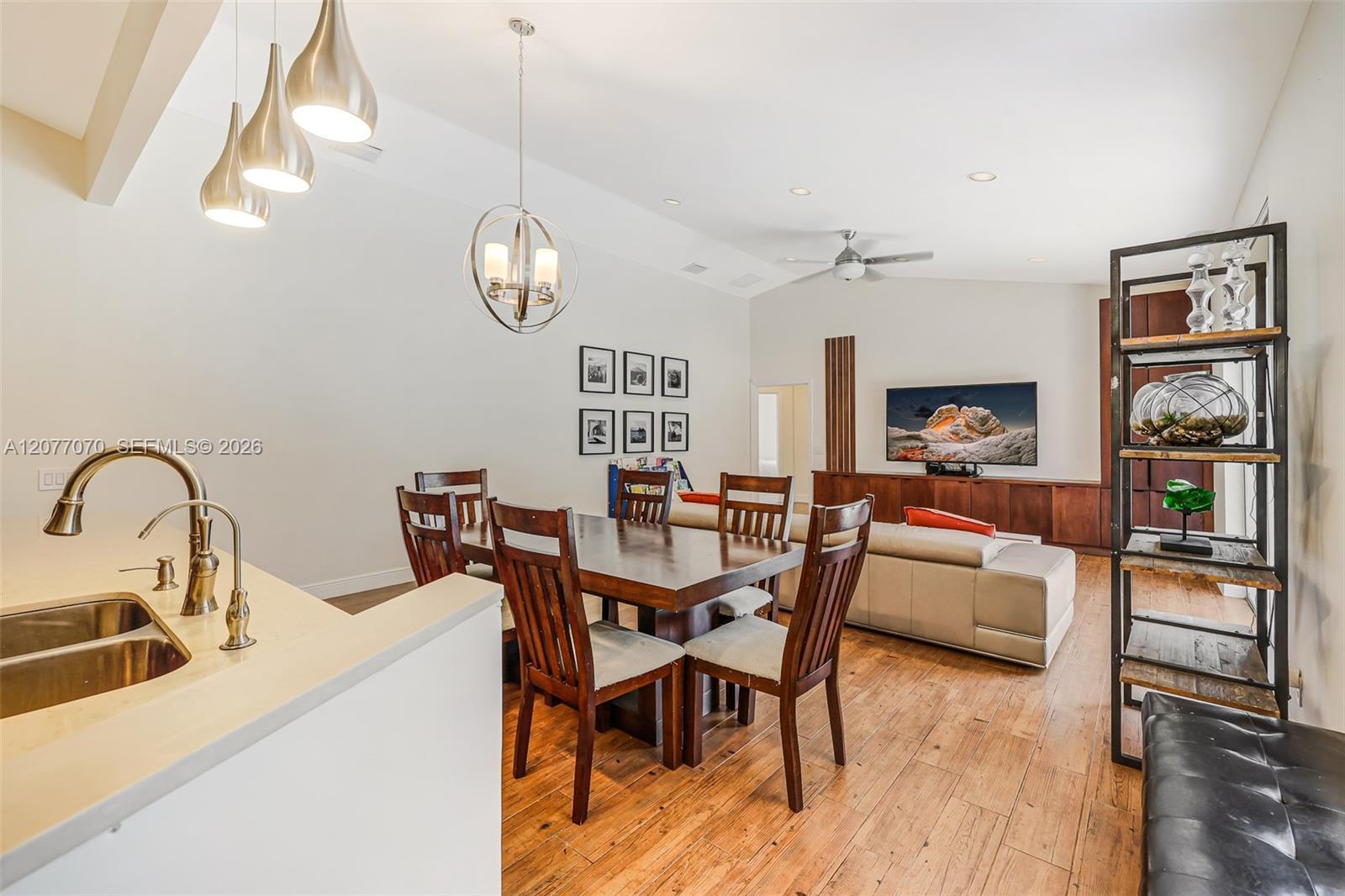 Listing photo 14 for 1928 Water Ridge Dr, Weston, FL, 33326