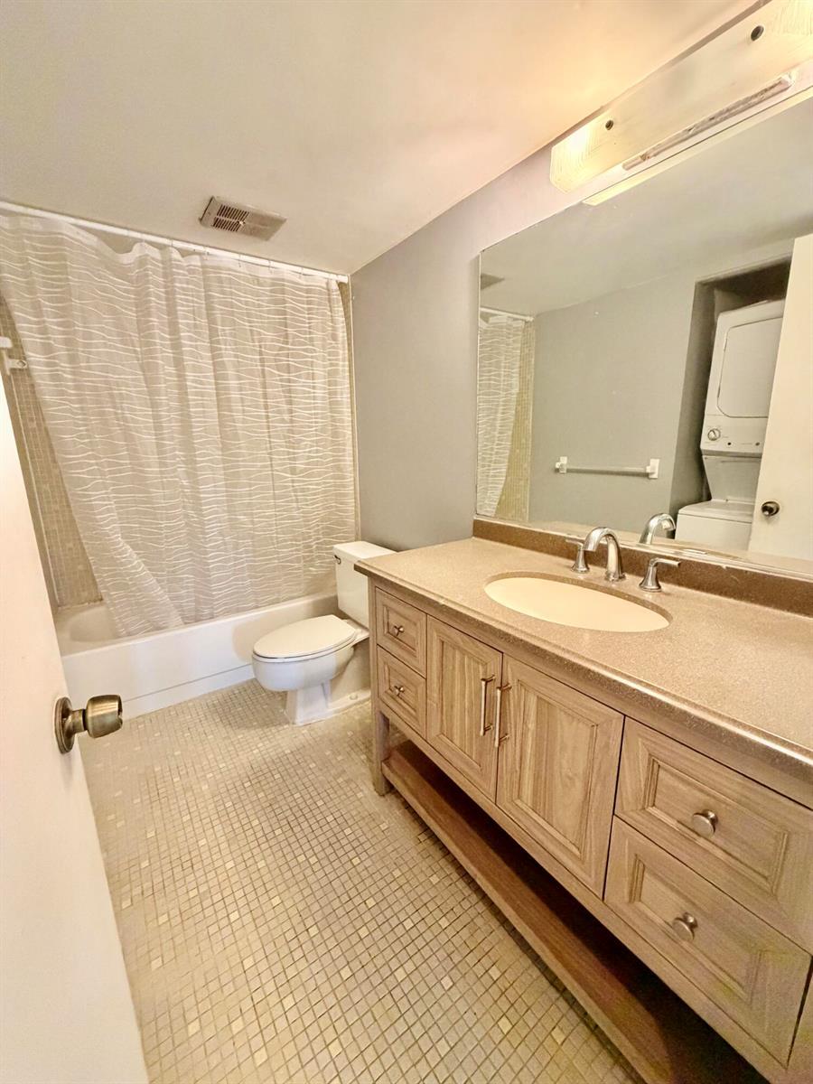 Listing photo 12 for 4159 NW 90th Avenue Unit#204, Coral Springs, FL, 33065