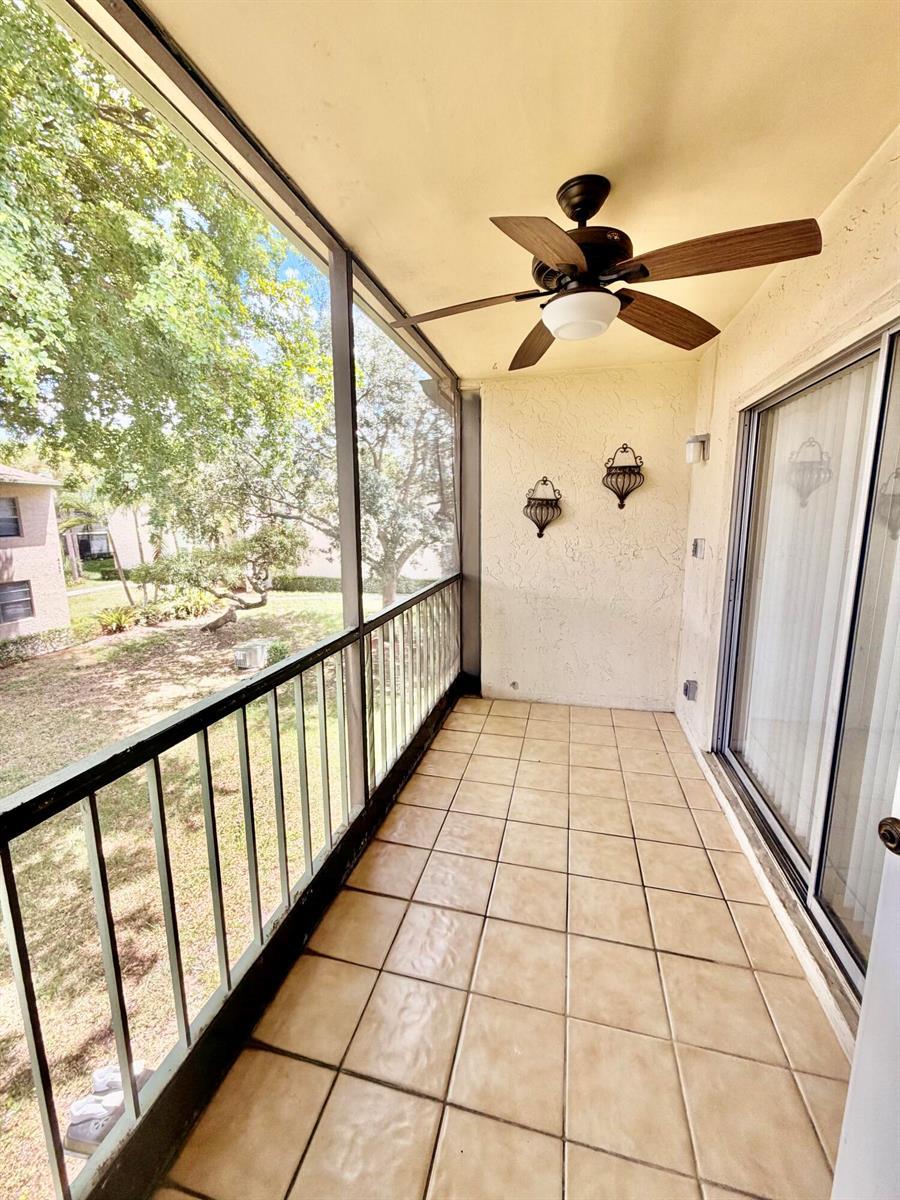 Listing photo 4 for 4159 NW 90th Avenue Unit#204, Coral Springs, FL, 33065