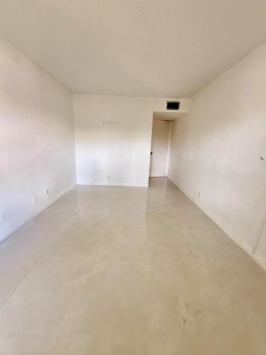 Listing photo 6 for 4159 NW 90th Avenue Unit#204, Coral Springs, FL, 33065