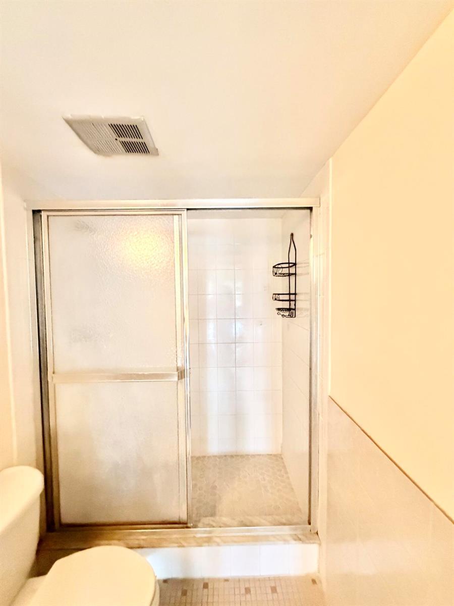 Listing photo 7 for 4159 NW 90th Avenue Unit#204, Coral Springs, FL, 33065