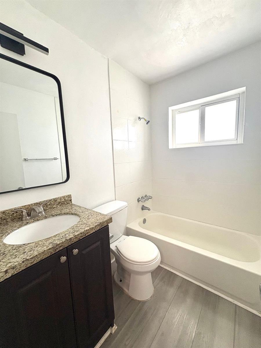 Listing photo 4 for 5971 NW 17TH Place Unit#101, Sunrise, FL, 33313