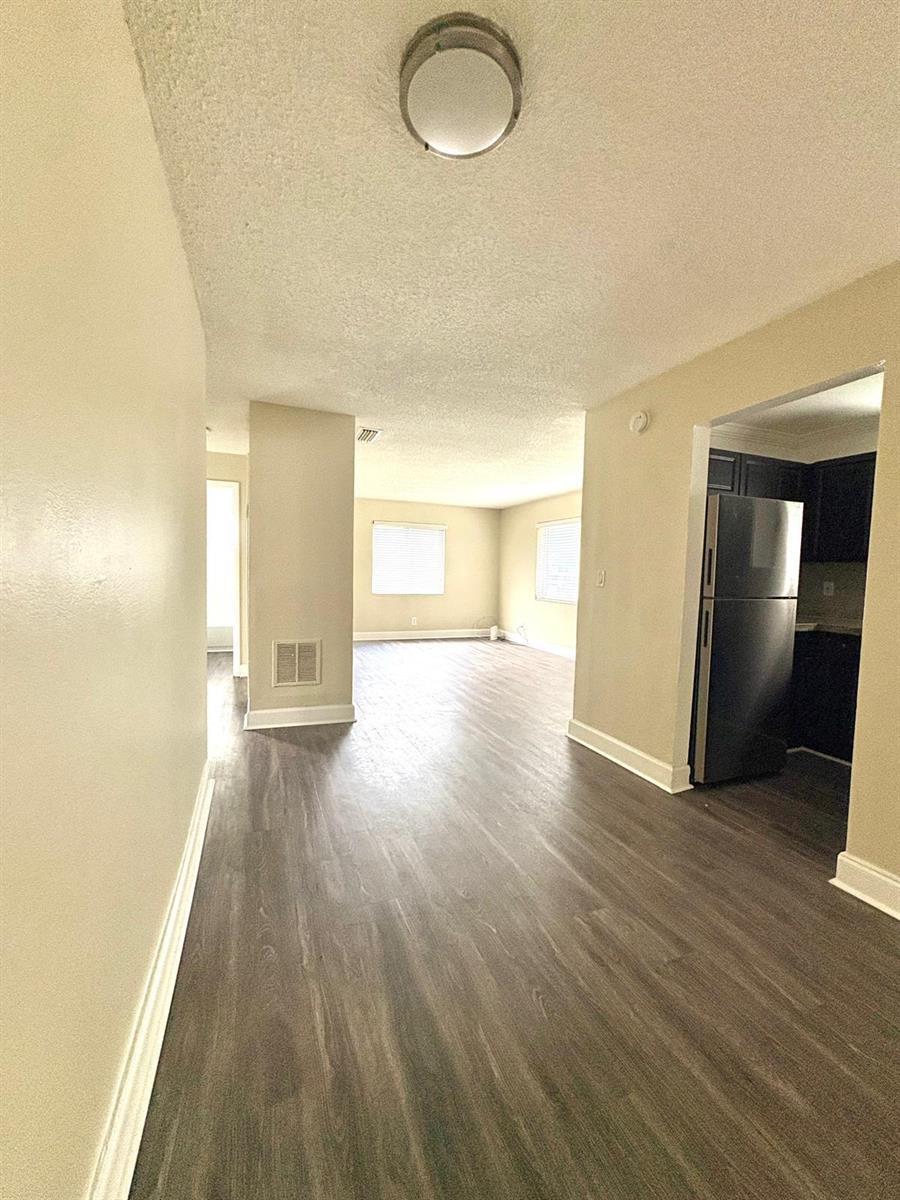 Listing photo 3 for 5901 NW 17TH Place Unit#204, Sunrise, FL, 33313
