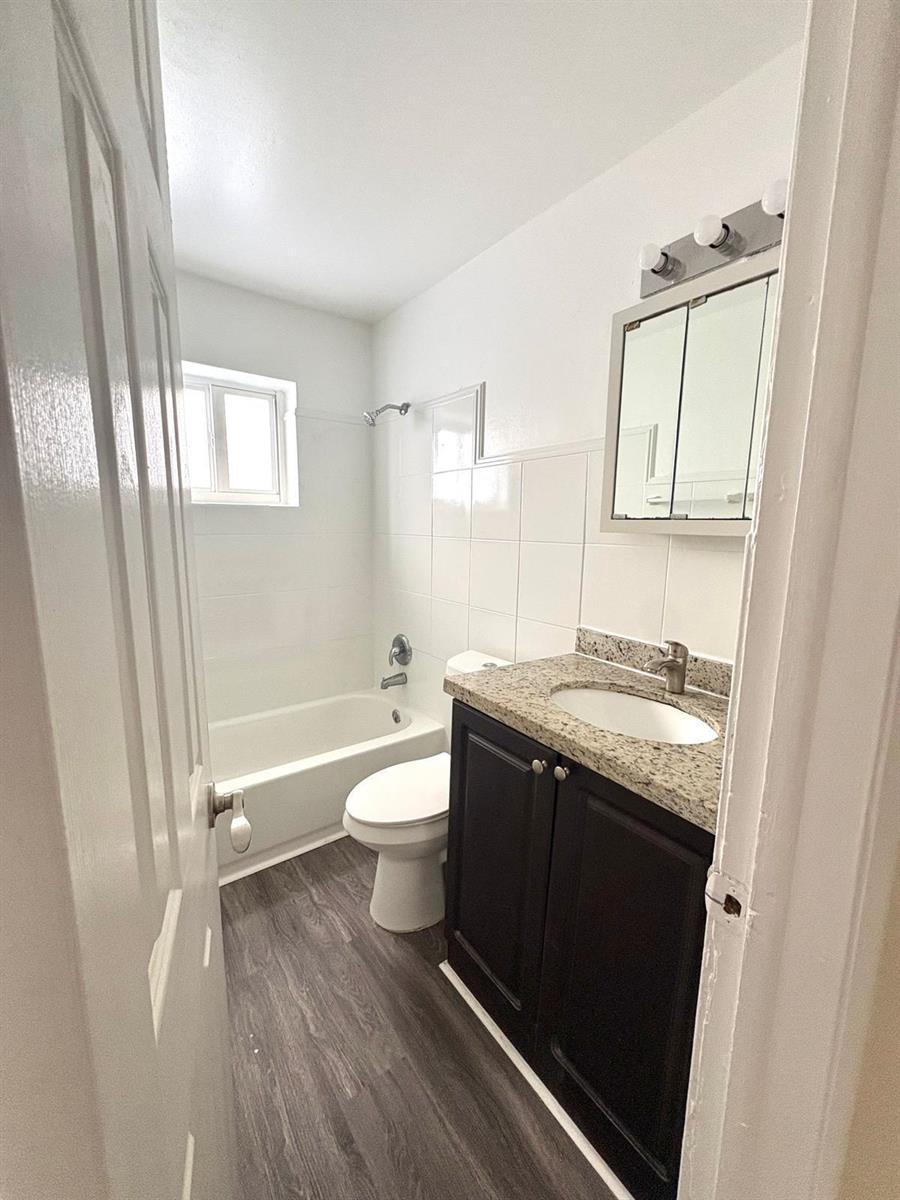 Listing photo 4 for 5901 NW 17TH Place Unit#204, Sunrise, FL, 33313