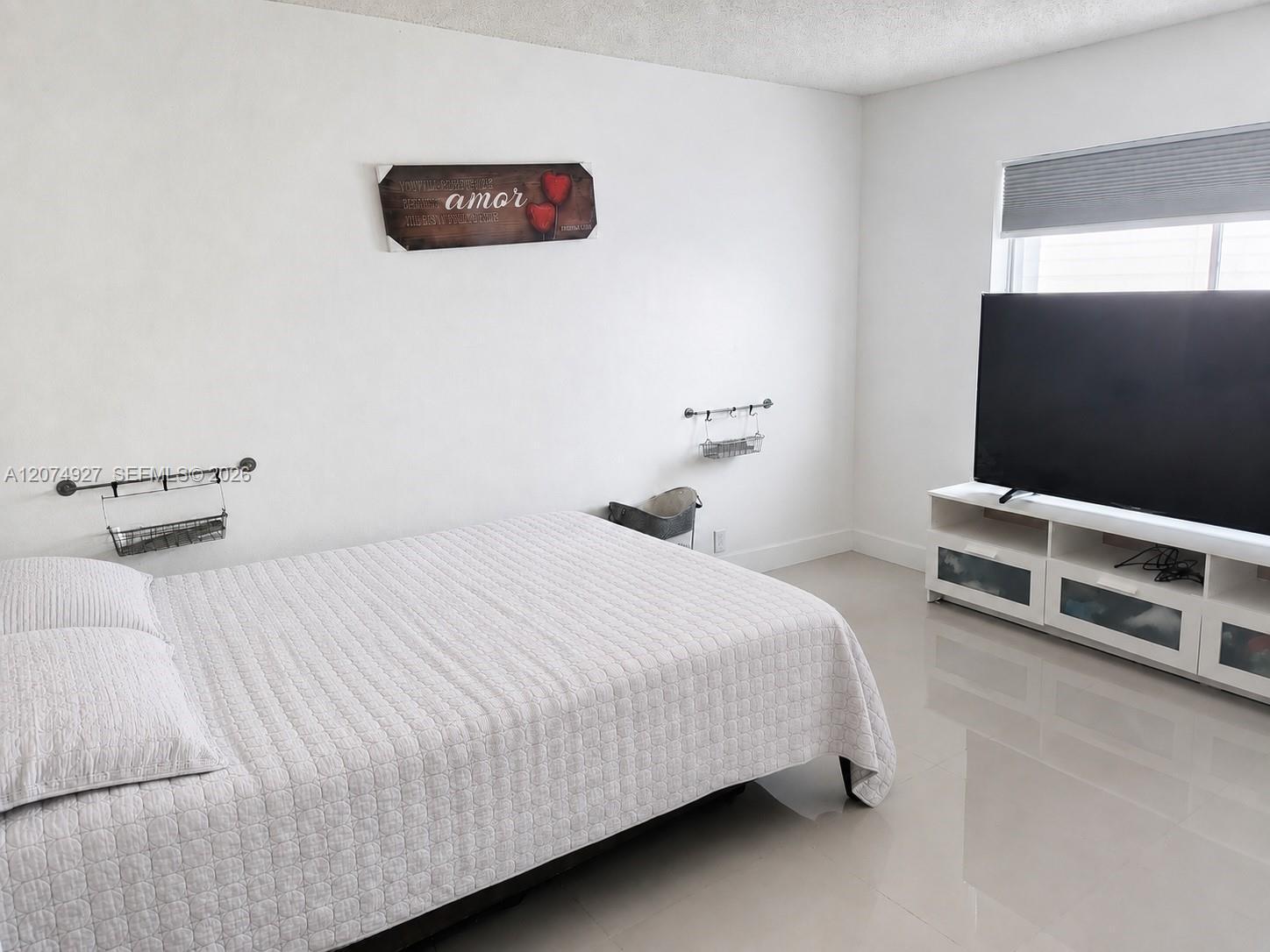 Listing photo 7 for 16511 Blatt Blvd Unit#103, Weston, FL, 33326