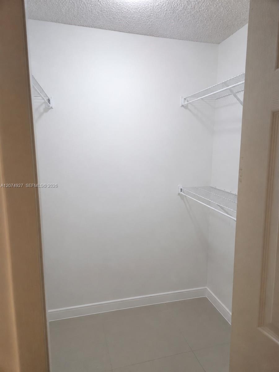 Listing photo 8 for 16511 Blatt Blvd Unit#103, Weston, FL, 33326