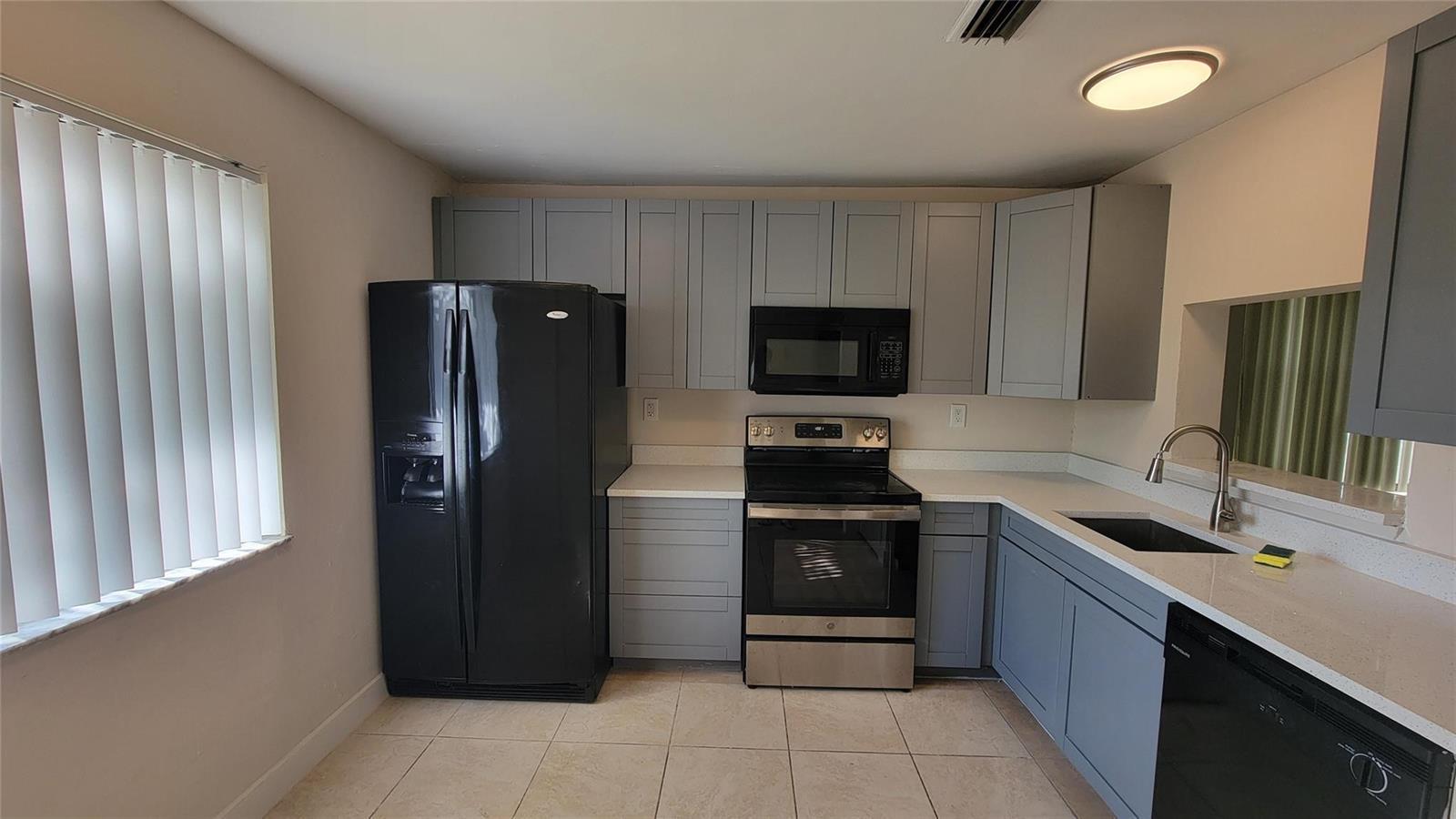 Listing photo 5 for 11443 Royal Palm Boulevard, Coral Springs, FL, 33065