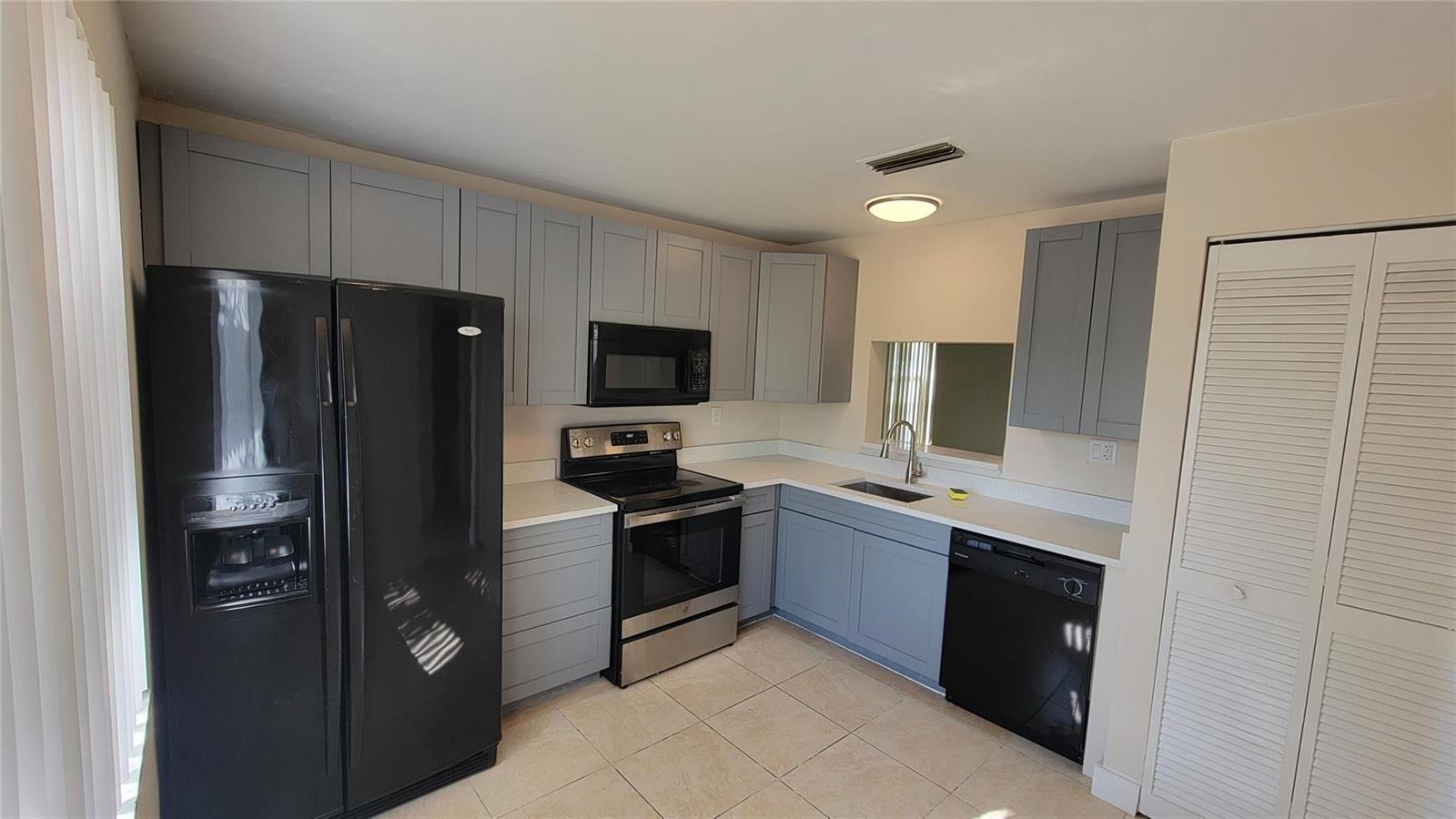 Listing photo 6 for 11443 Royal Palm Boulevard, Coral Springs, FL, 33065