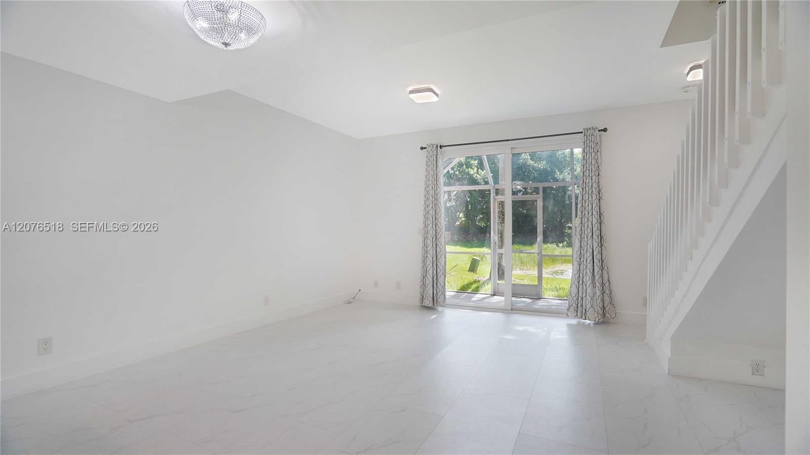 Listing photo 3 for 1492 Veracruz Ln Unit#4-4, Weston, FL, 33327