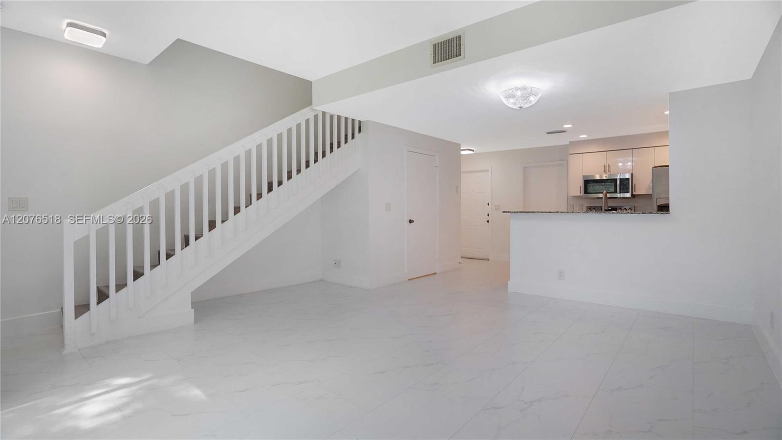Listing photo 5 for 1492 Veracruz Ln Unit#4-4, Weston, FL, 33327