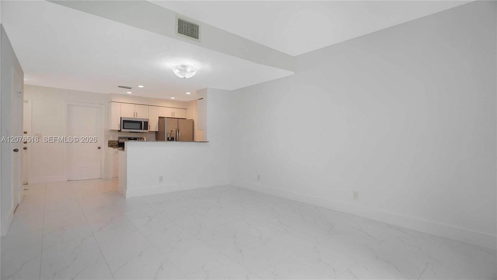 Listing photo 6 for 1492 Veracruz Ln Unit#4-4, Weston, FL, 33327