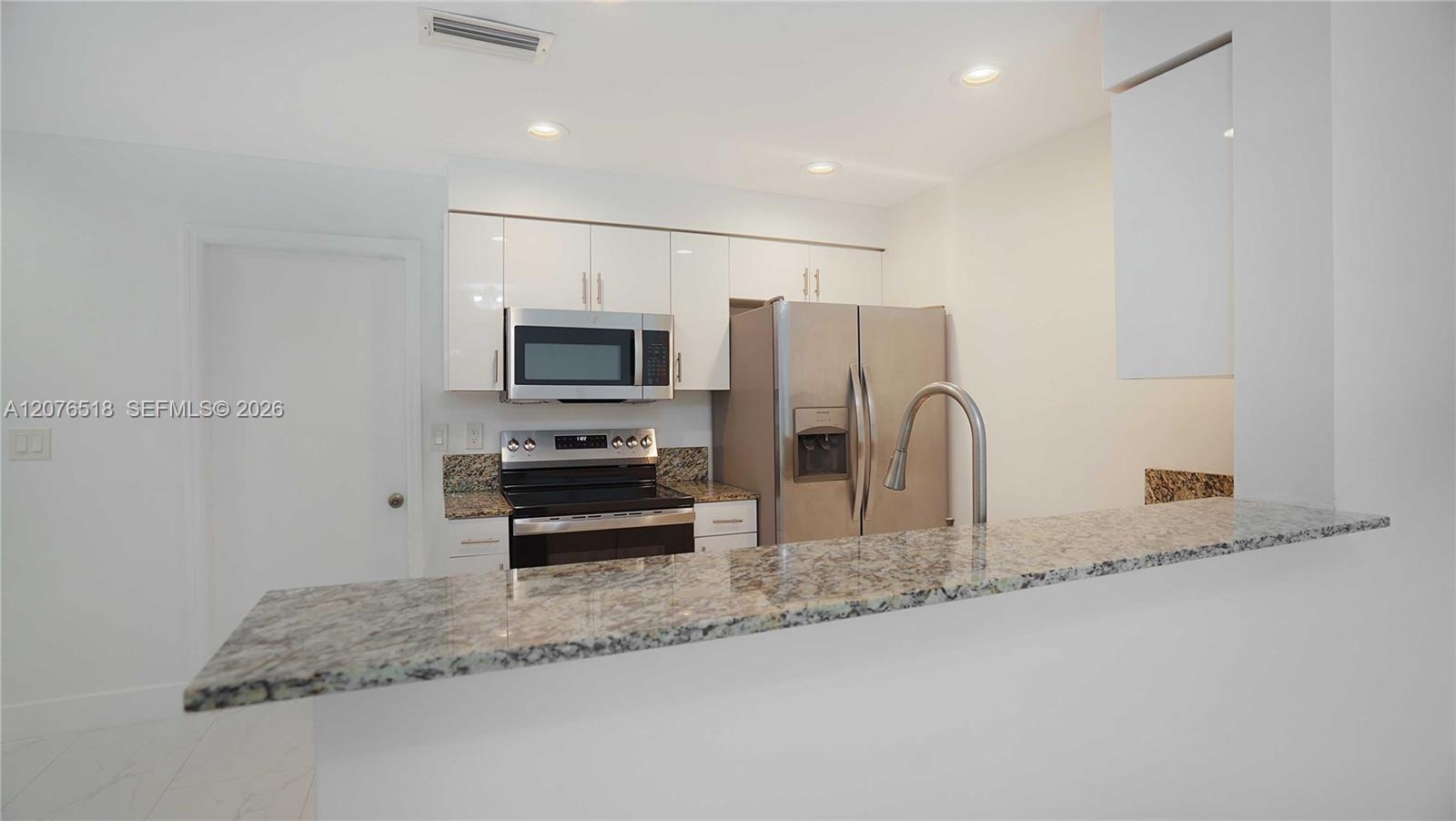 Listing photo 10 for 1492 Veracruz Ln Unit#4-4, Weston, FL, 33327