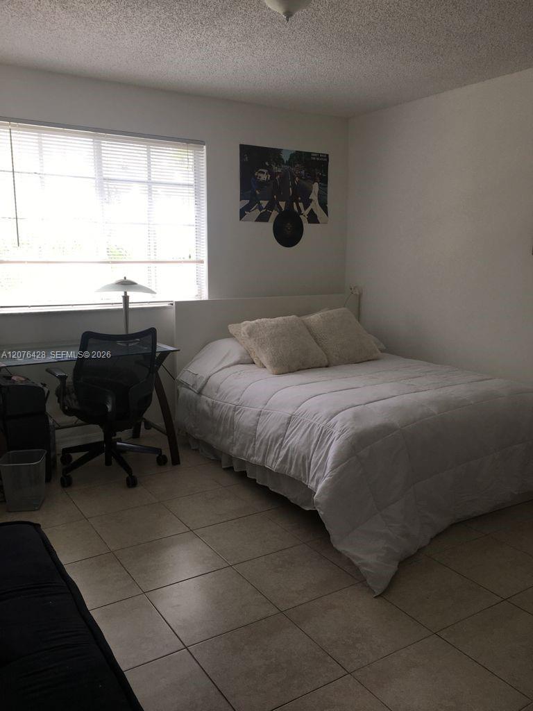 Listing photo 12 for 3870 San Simeon Cir Unit#0, Weston, FL, 33331