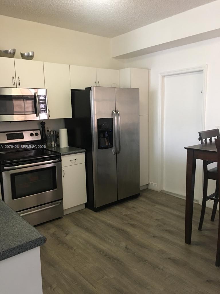 Listing photo 3 for 3870 San Simeon Cir Unit#0, Weston, FL, 33331