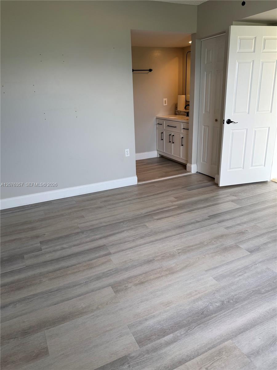 Listing photo 12 for 1520 Whitehall Dr Unit#206, Davie, FL, 33324