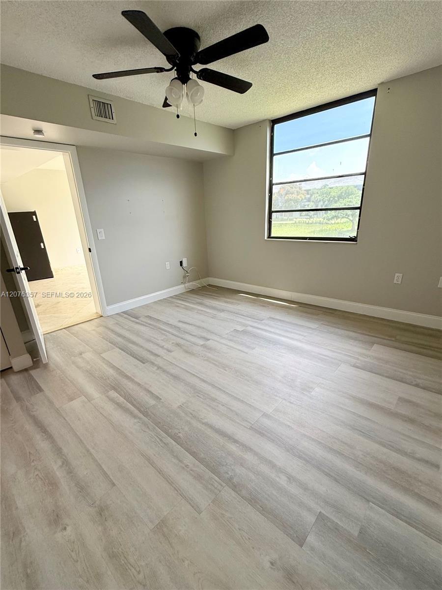 Listing photo 14 for 1520 Whitehall Dr Unit#206, Davie, FL, 33324