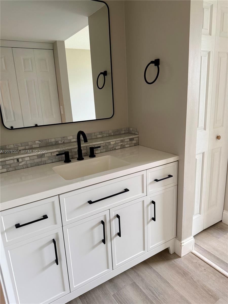 Listing photo 15 for 1520 Whitehall Dr Unit#206, Davie, FL, 33324