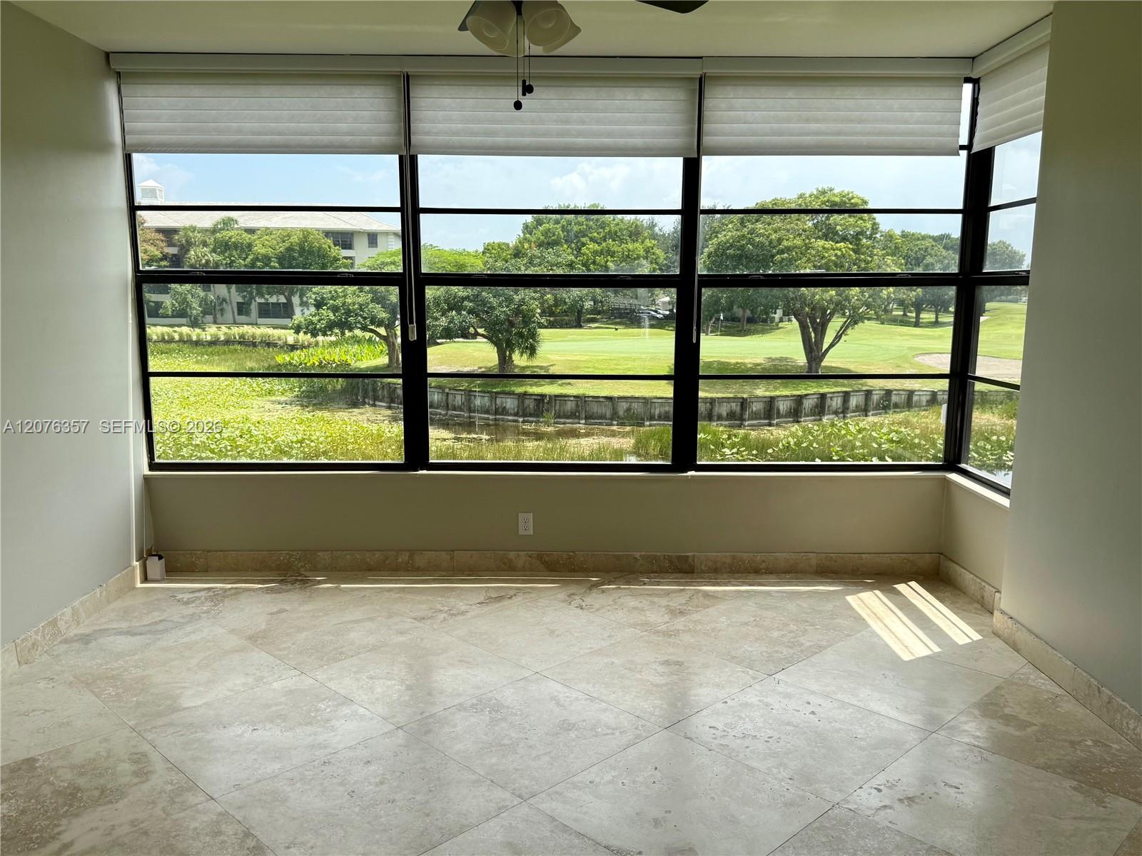 Listing photo 10 for 1520 Whitehall Dr Unit#206, Davie, FL, 33324