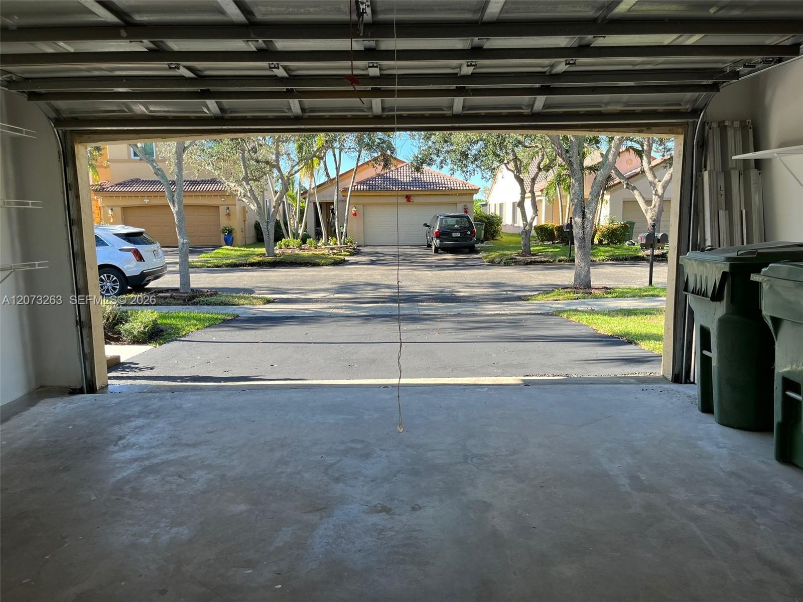 Listing photo 15 for 1542 Presidio Dr Unit#1542, Weston, FL, 33327