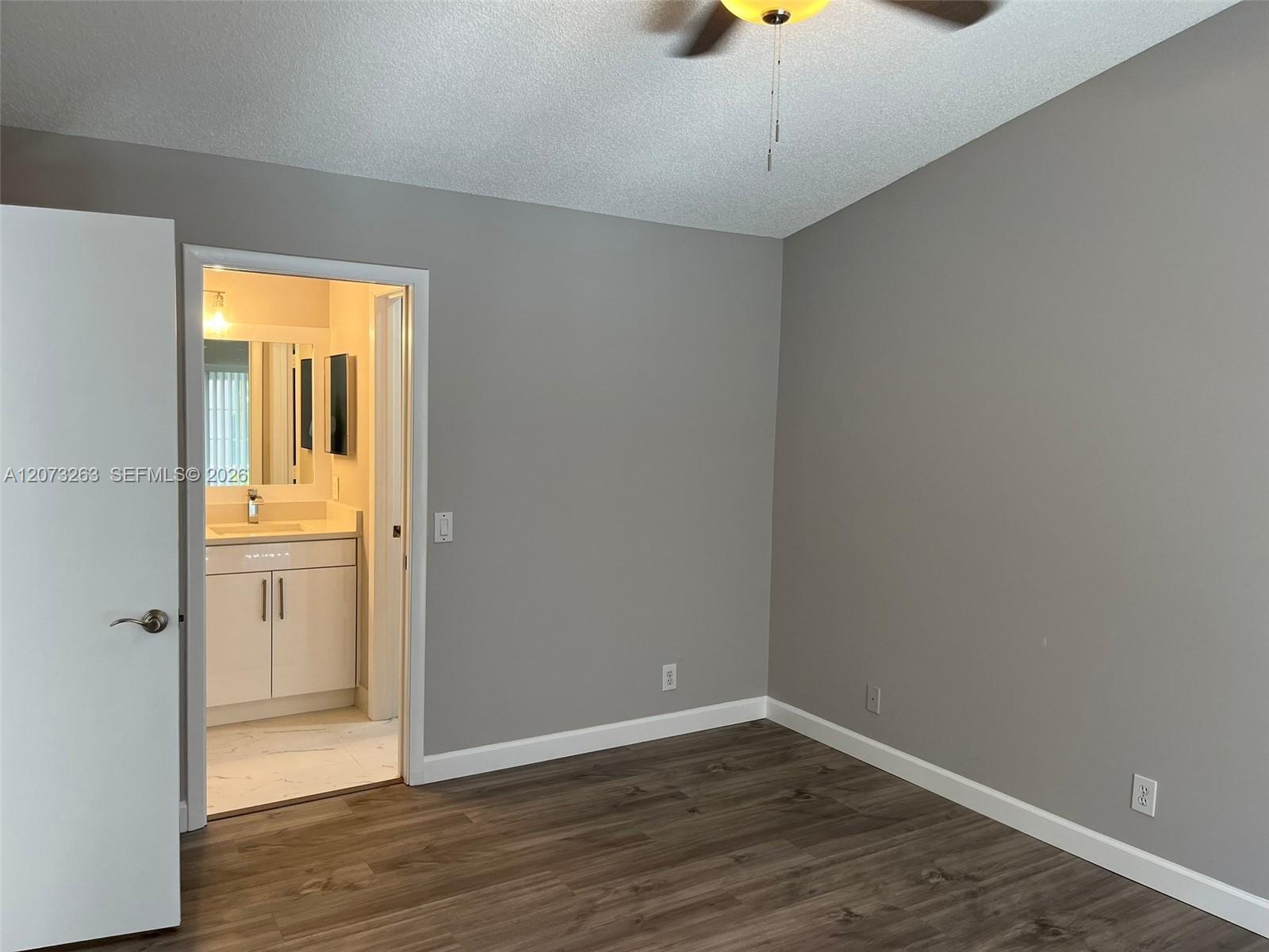 Listing photo 8 for 1542 Presidio Dr Unit#1542, Weston, FL, 33327