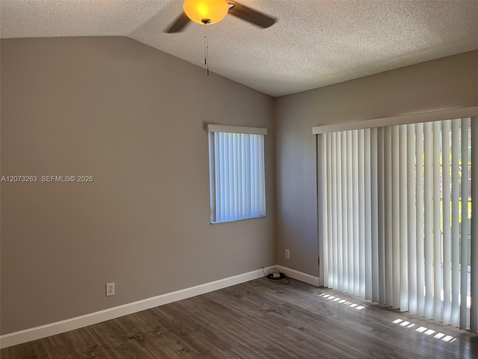 Listing photo 9 for 1542 Presidio Dr Unit#1542, Weston, FL, 33327