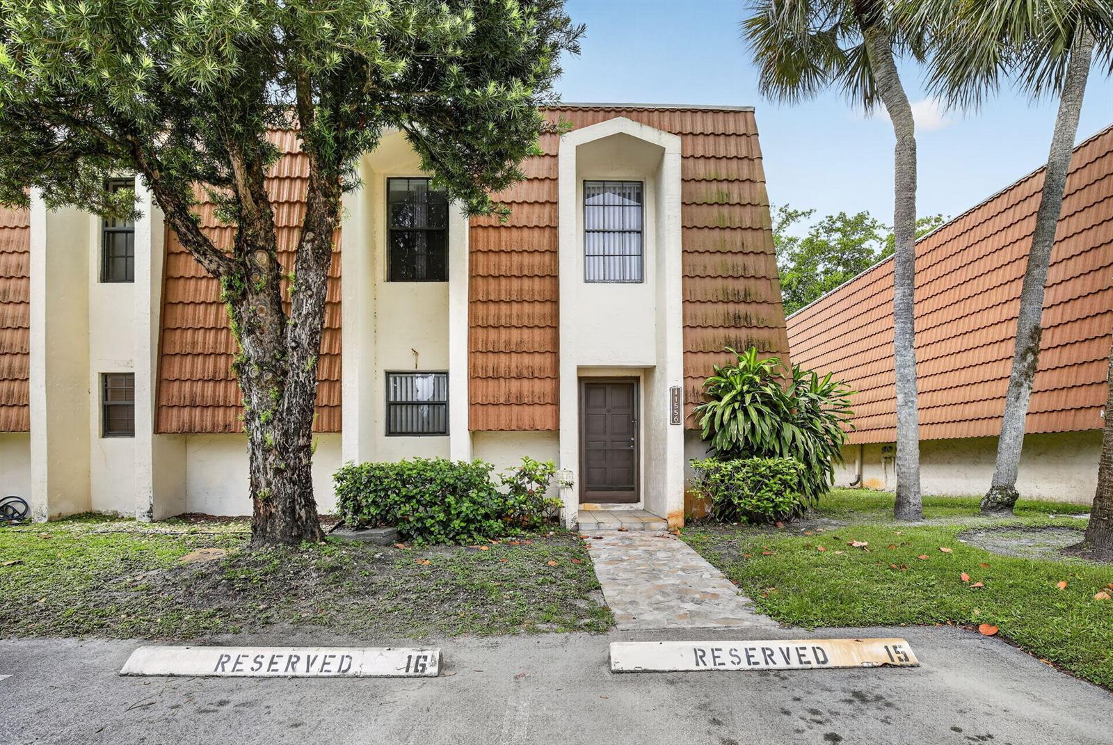 Listing photo 2 for 11556 NW 1ST Street, Plantation, FL, 33325