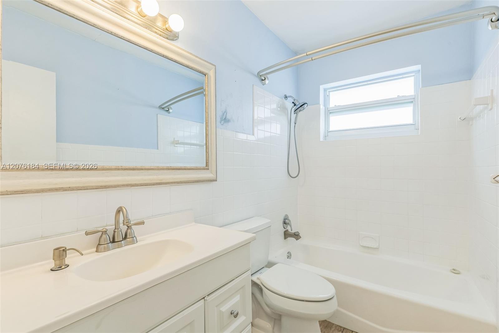 Listing photo 11 for 6931 SW 2nd St Unit#0, Pembroke Pines, FL, 33023
