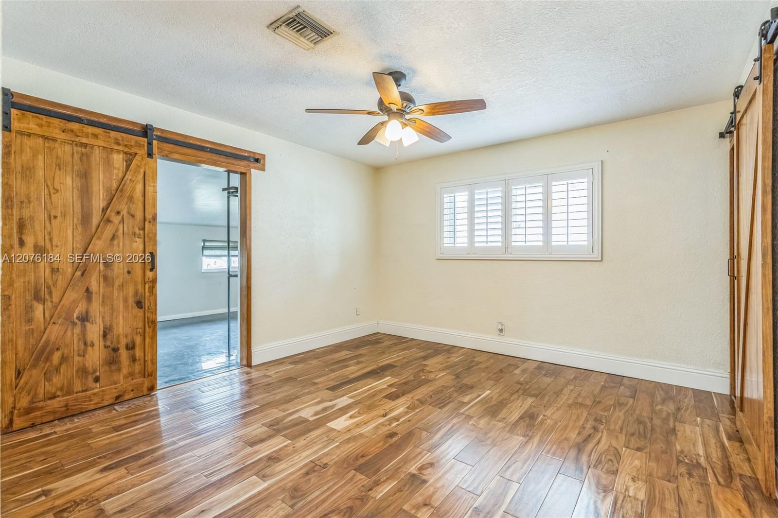 Listing photo 13 for 6931 SW 2nd St Unit#0, Pembroke Pines, FL, 33023