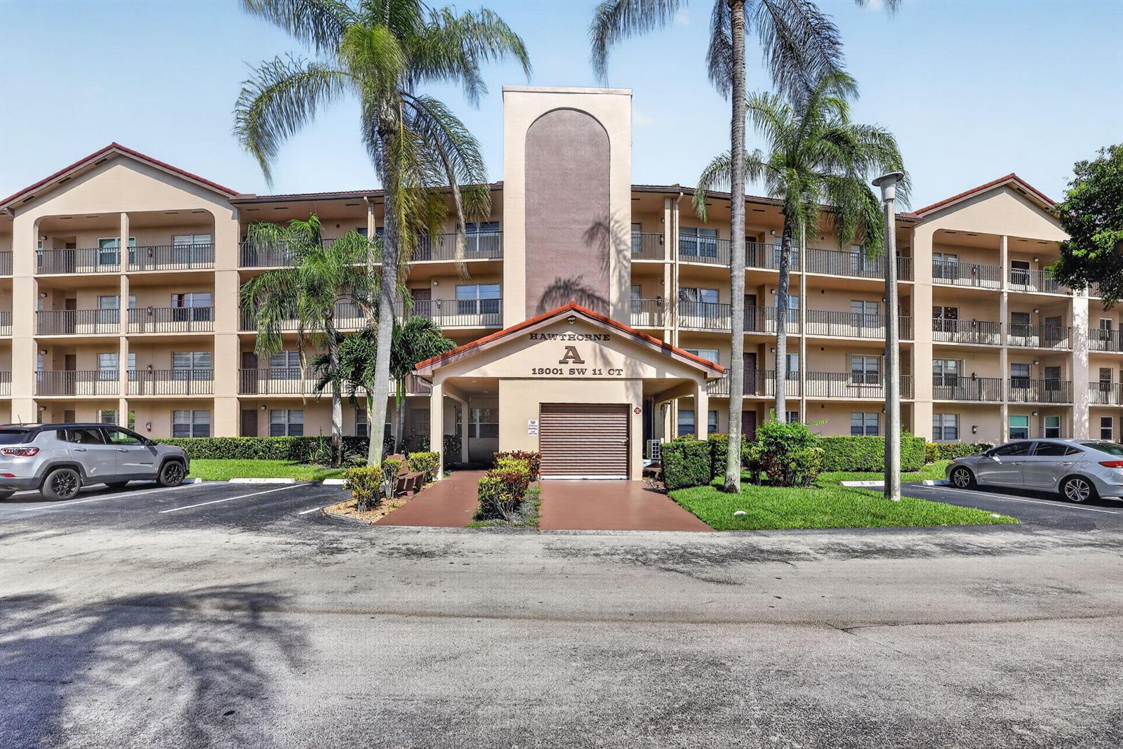 Listing photo 3 for 13001 SW 11TH Court Unit#405A, Pembroke Pines, FL, 33027