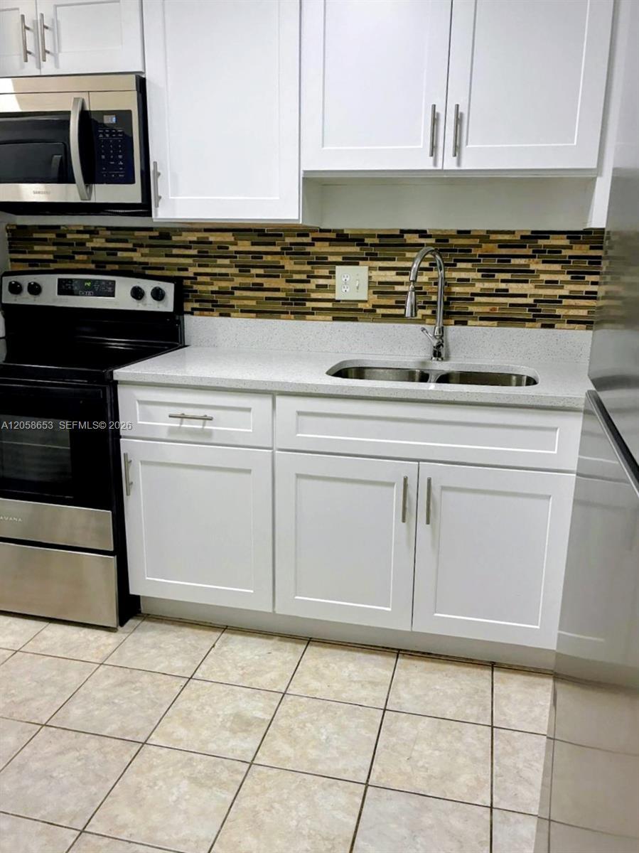 Listing photo 4 for 7911 N Colony Cir N Unit#202, Tamarac, FL, 33321