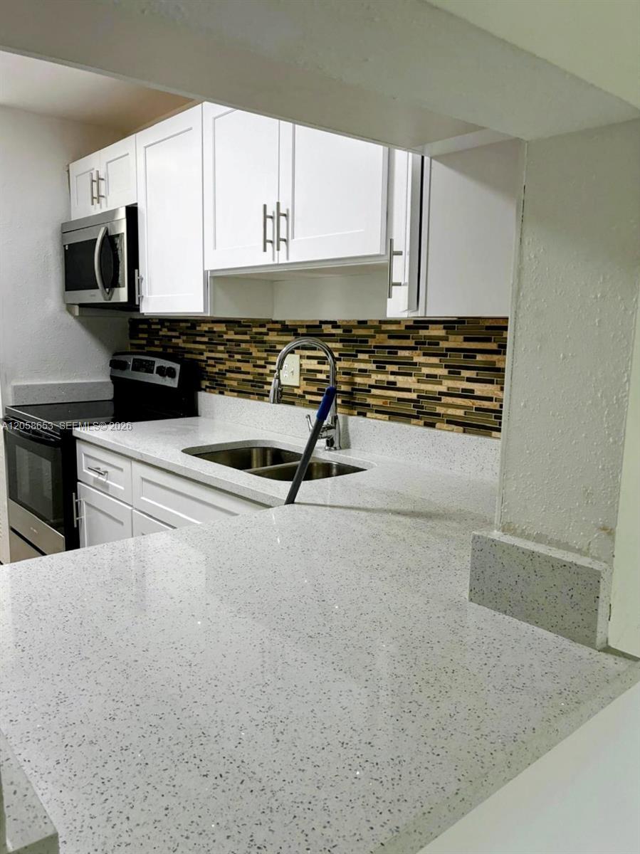 Listing photo 6 for 7911 N Colony Cir N Unit#202, Tamarac, FL, 33321