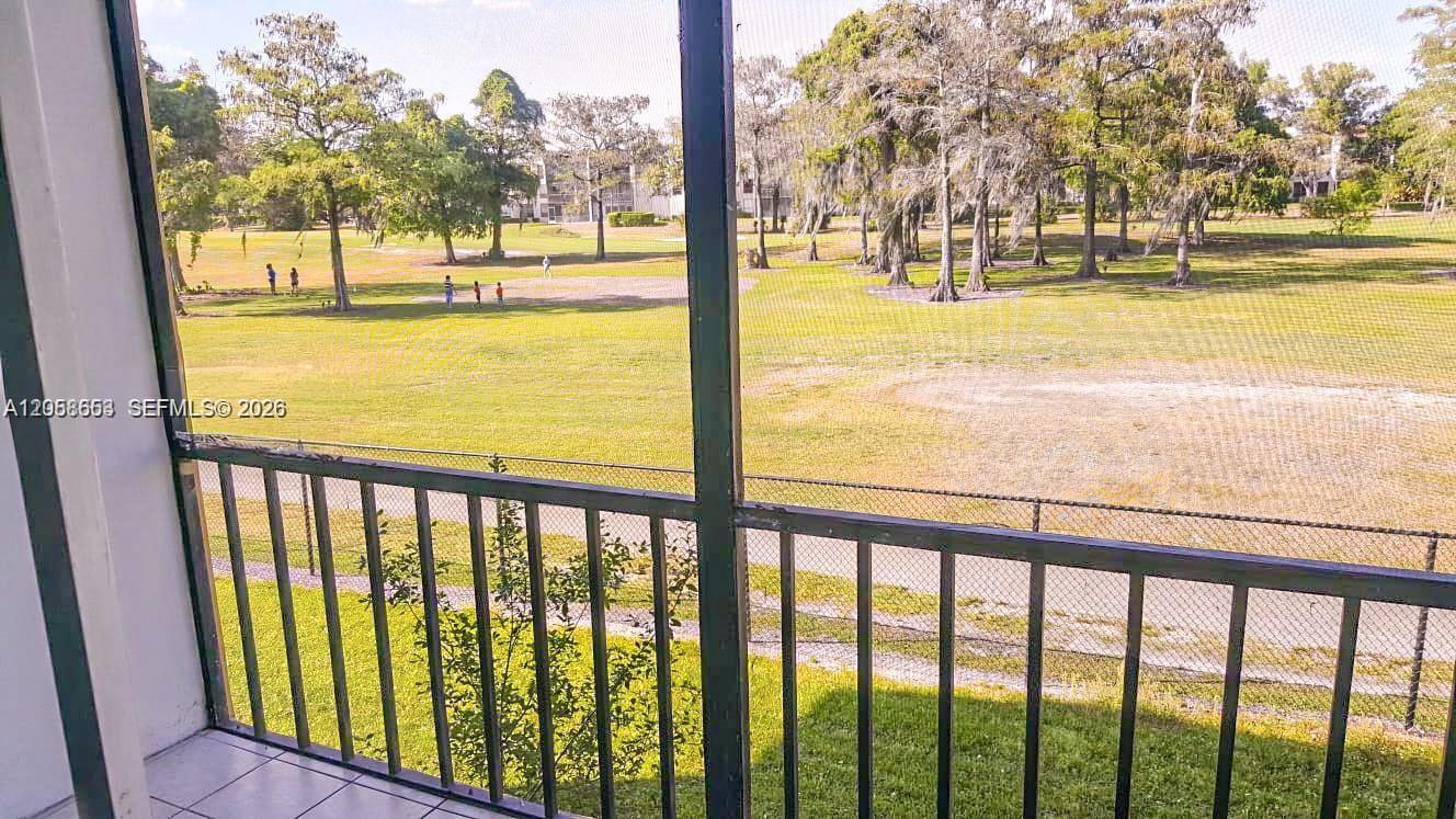 Listing photo 9 for 7911 N Colony Cir N Unit#202, Tamarac, FL, 33321