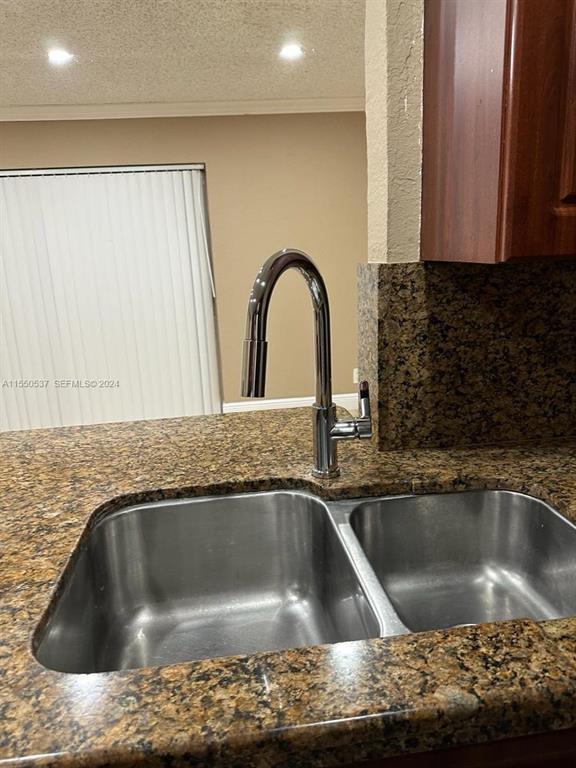 Listing photo 2 for 4533 TREEHOUSE Lane Unit#H, Tamarac, FL, 33319