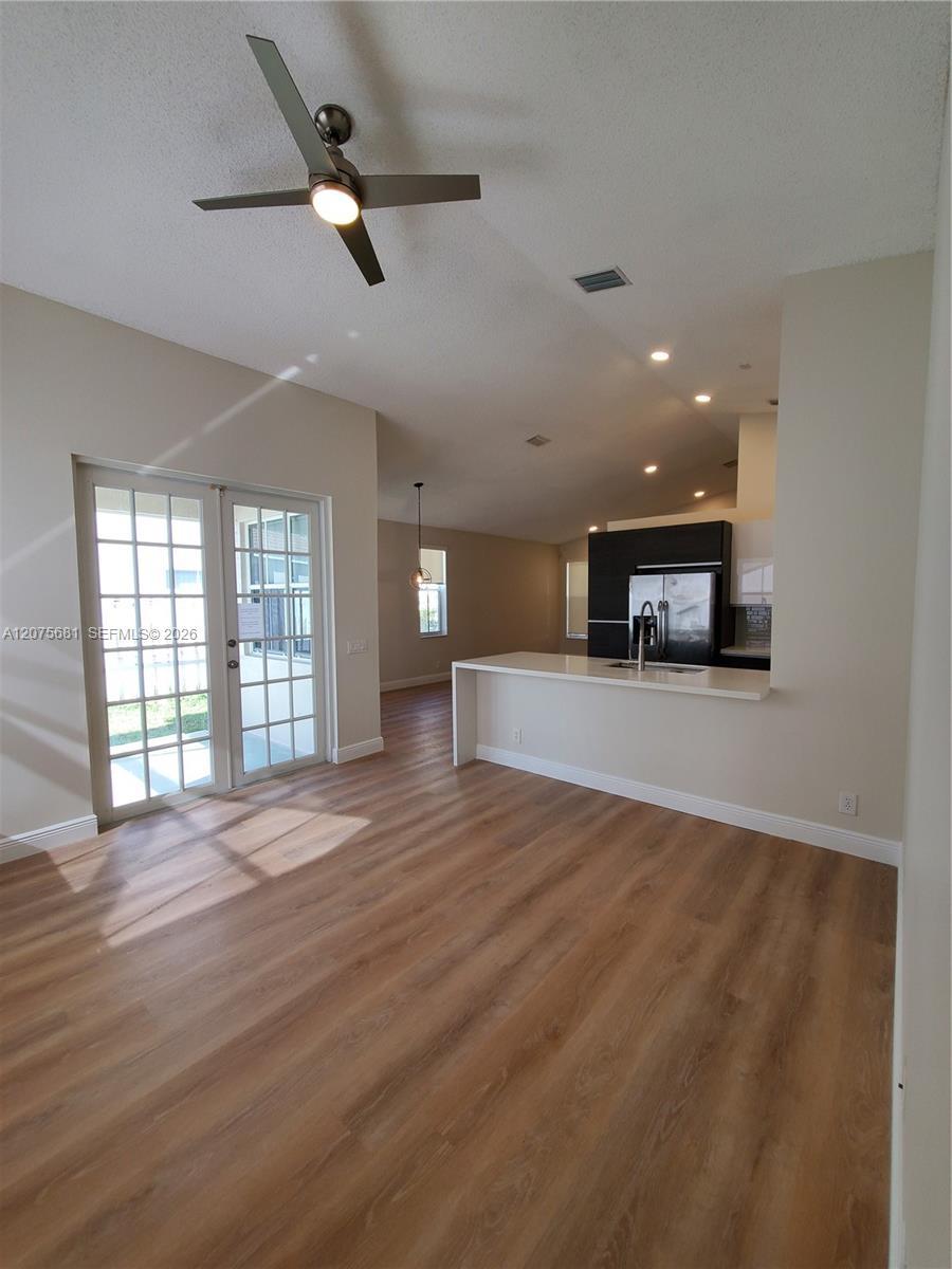 Listing photo 2 for 858 Briar Ridge Rd, Weston, FL, 33327