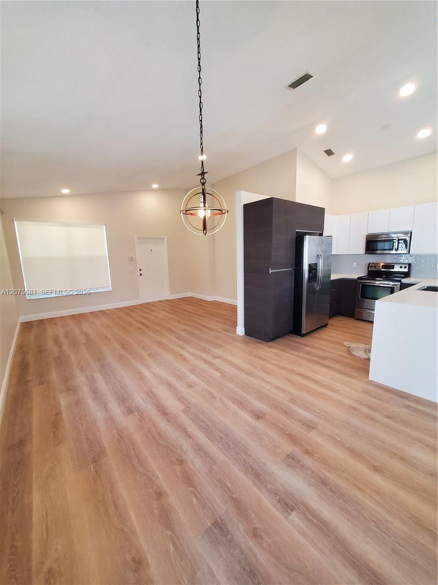 Listing photo 5 for 858 Briar Ridge Rd, Weston, FL, 33327