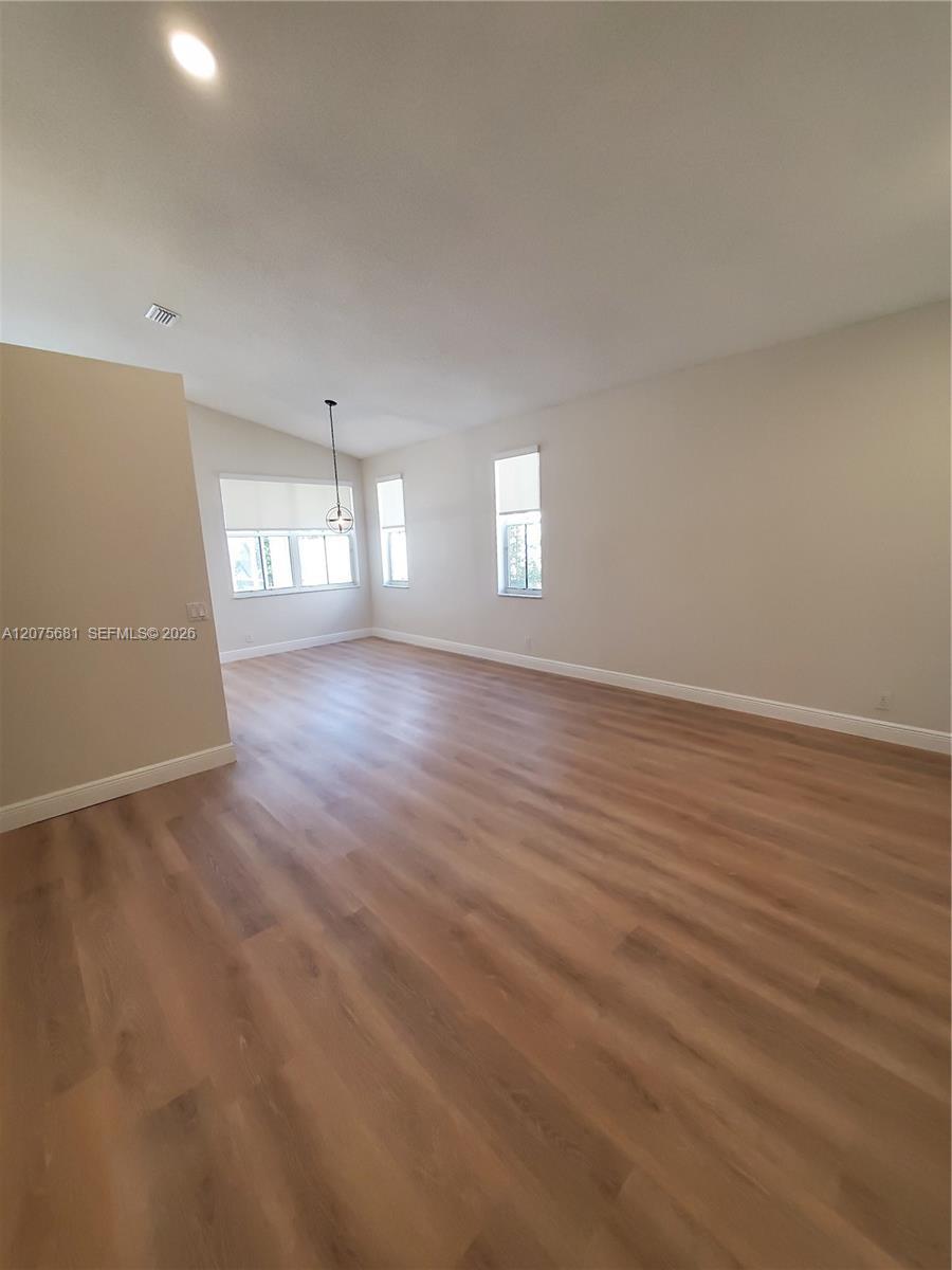 Listing photo 7 for 858 Briar Ridge Rd, Weston, FL, 33327