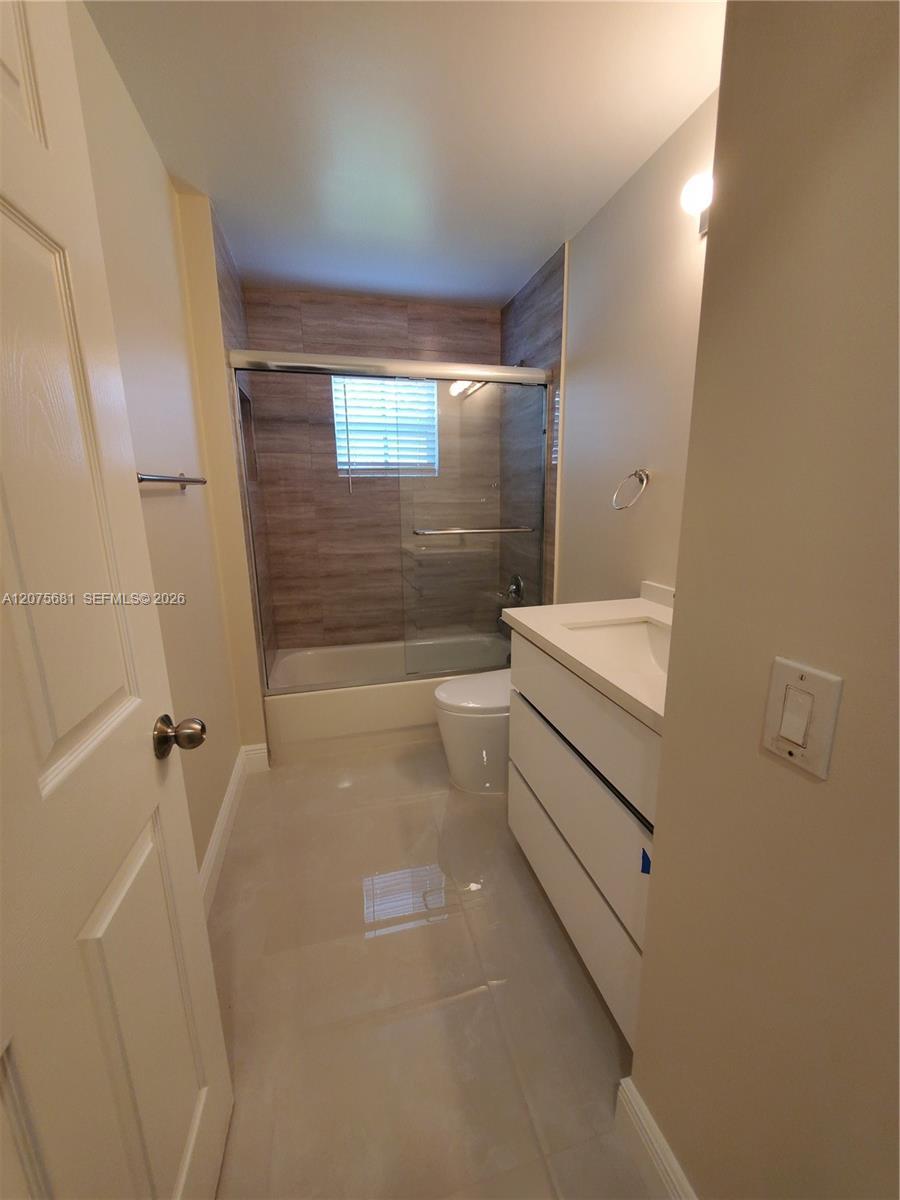 Listing photo 8 for 858 Briar Ridge Rd, Weston, FL, 33327