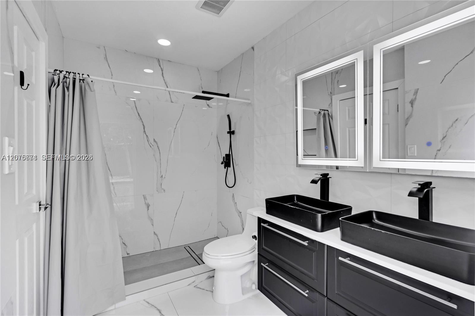 Listing photo 11 for 7031 SW 12th St, Pembroke Pines, FL, 33023